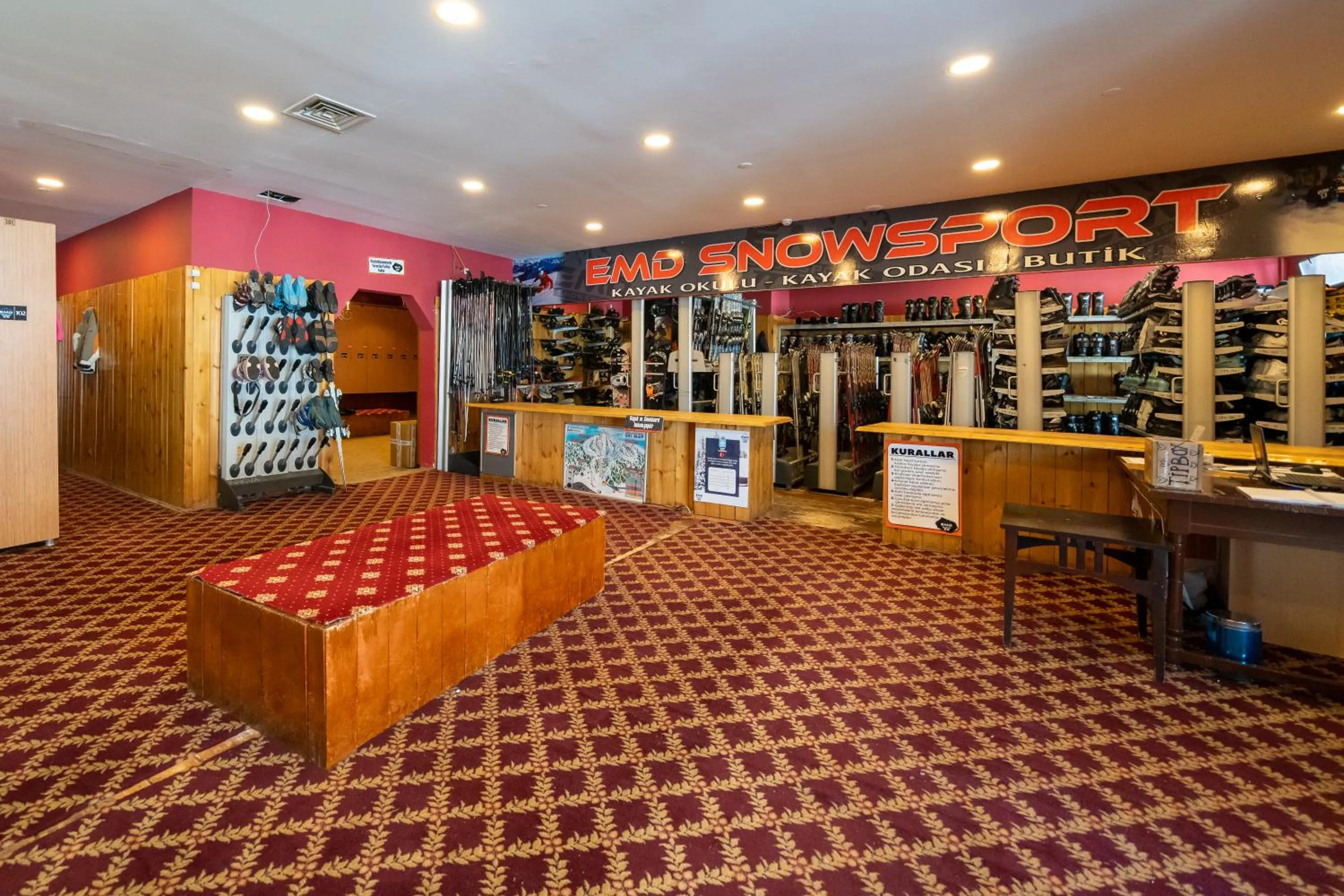 Ski School in Duja Chalet Ski Center