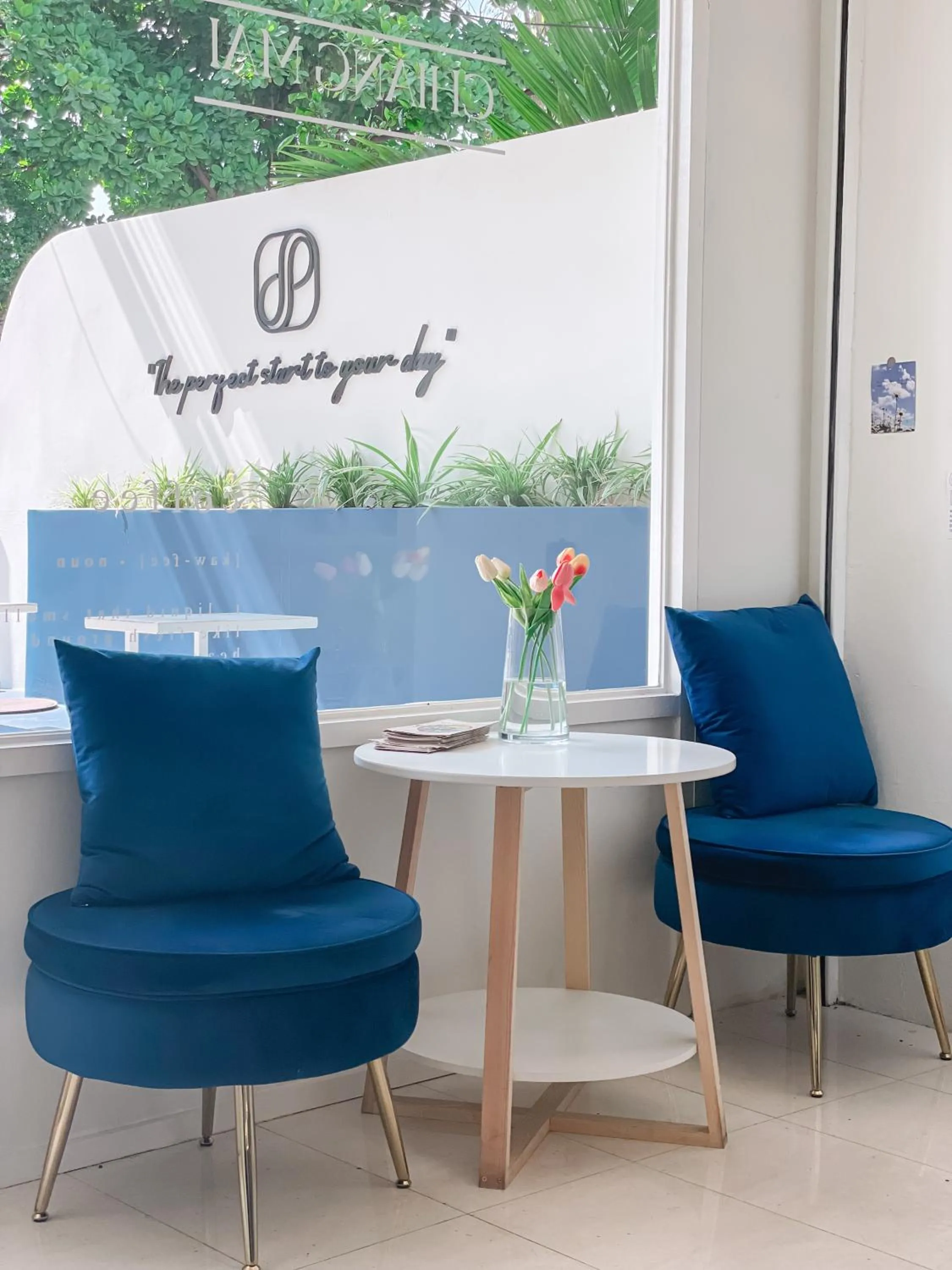 Restaurant/places to eat in Shapel Hostel and Cafe