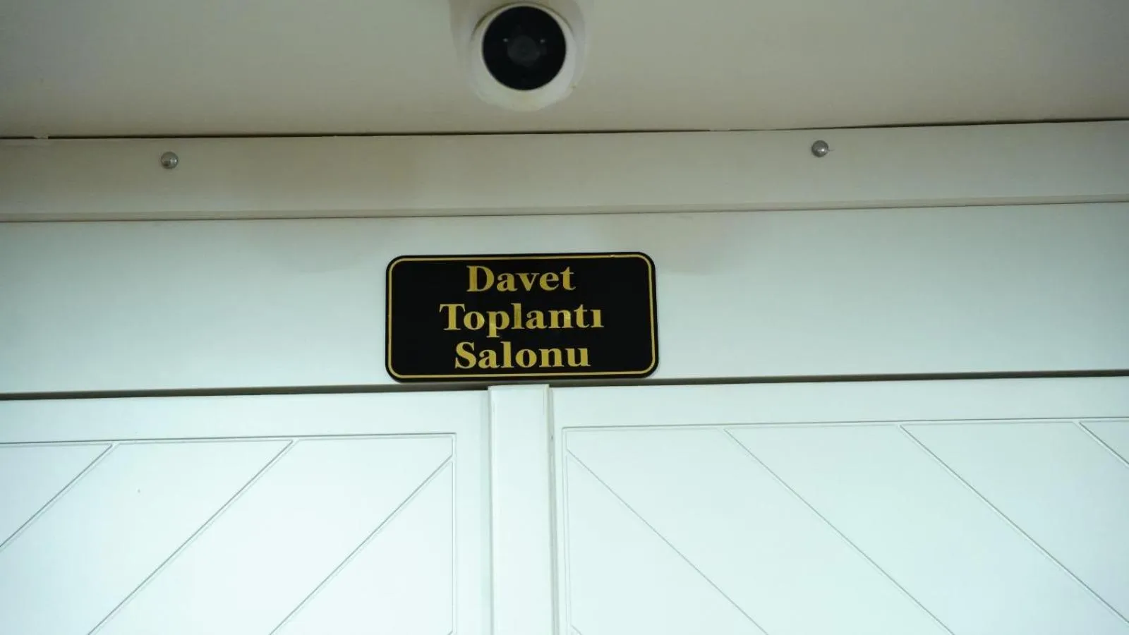 Text overlay in El Emin İstanbul Hotel