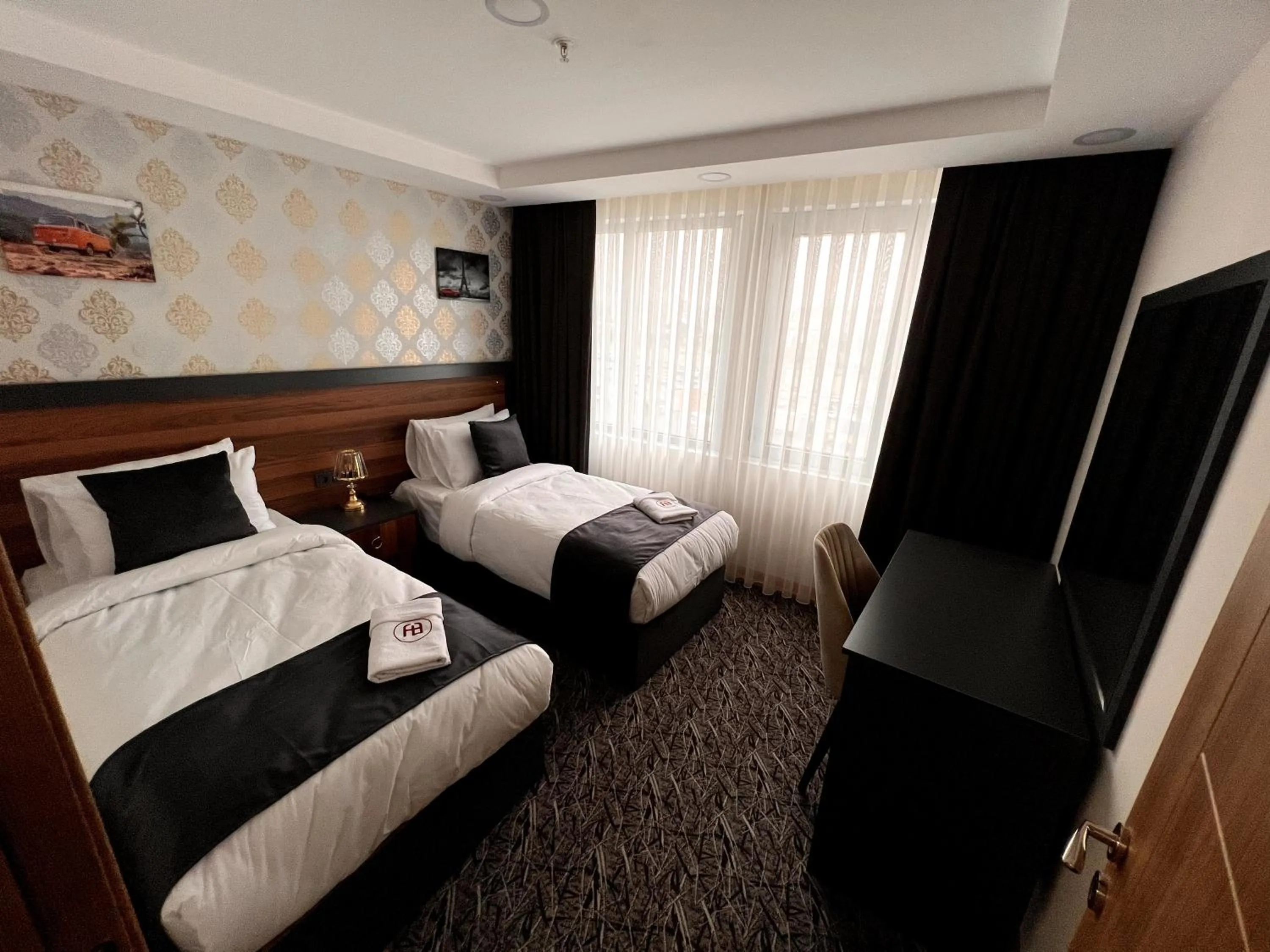 Photo of the whole room, Bed in El Emin İstanbul Hotel
