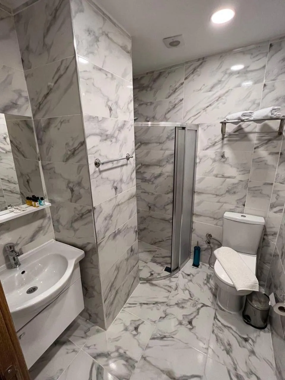 Shower in El Emin İstanbul Hotel