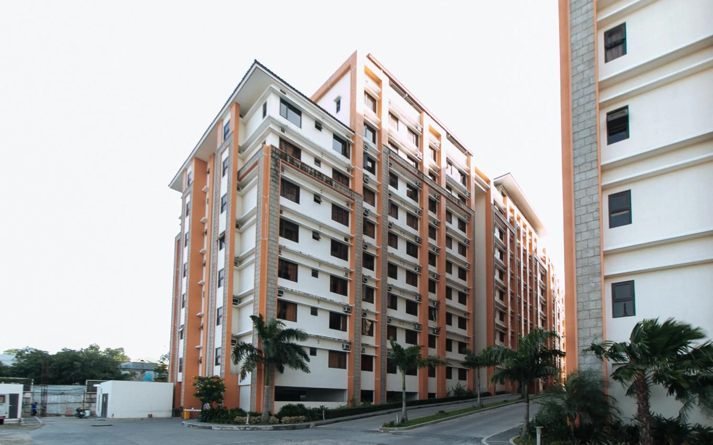 Property building in RedDoorz Plus @ Cuarto Verde Staycation