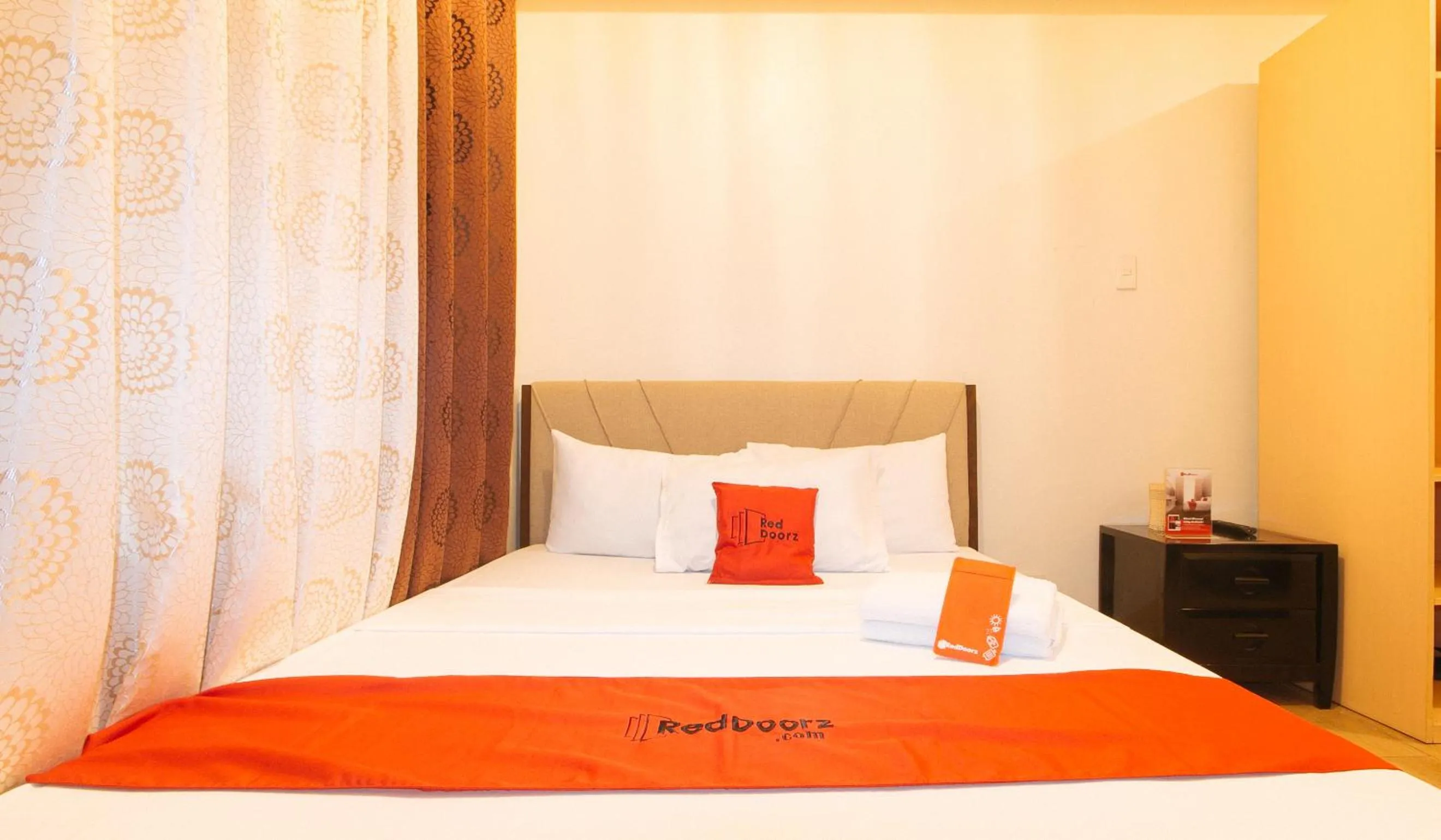 Bed in RedDoorz Plus @ Cuarto Verde Staycation