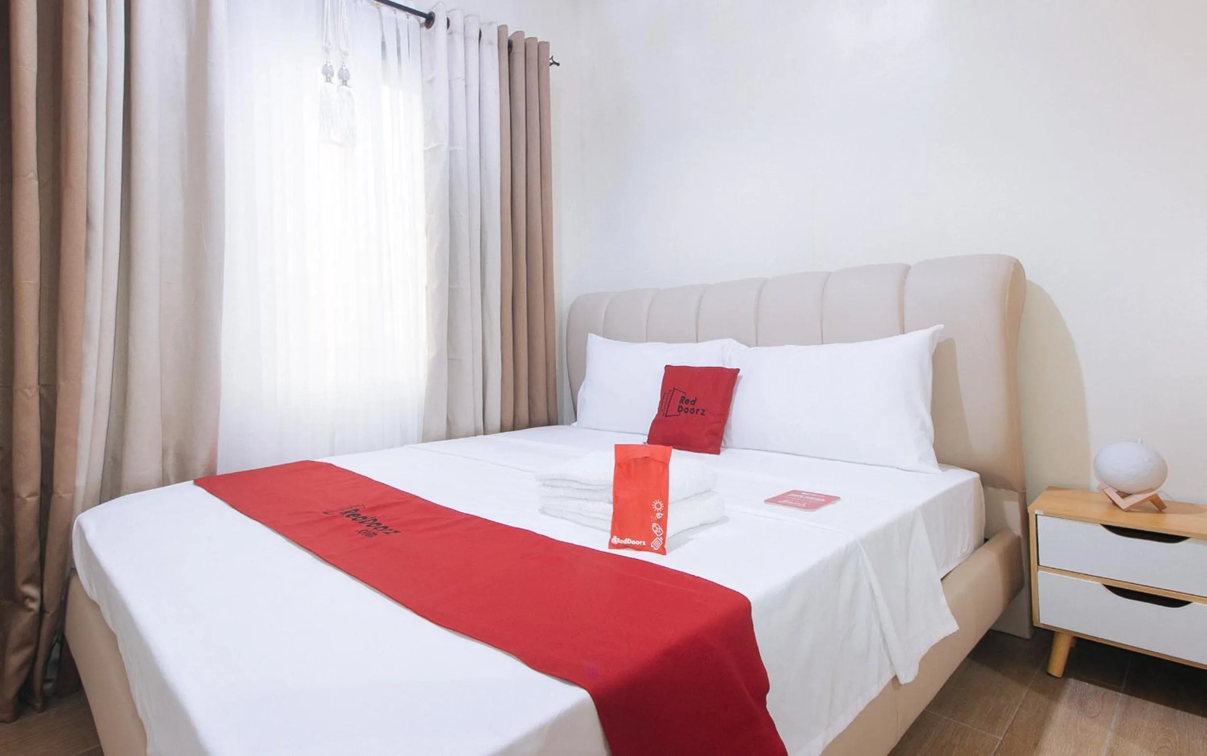 Bed in RedDoorz Plus @ Cuarto Verde Staycation