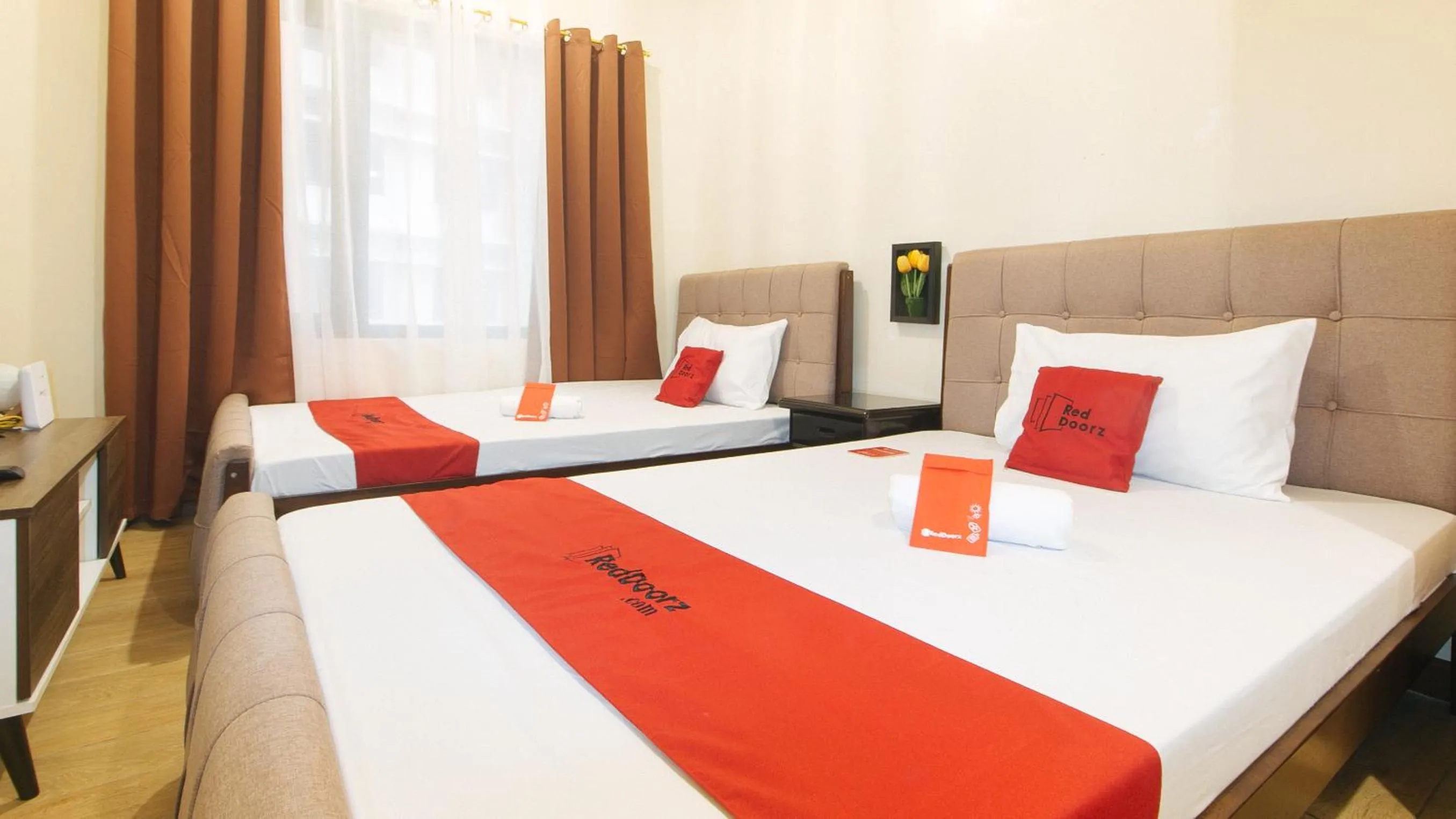 Bed in RedDoorz Plus @ Cuarto Verde Staycation