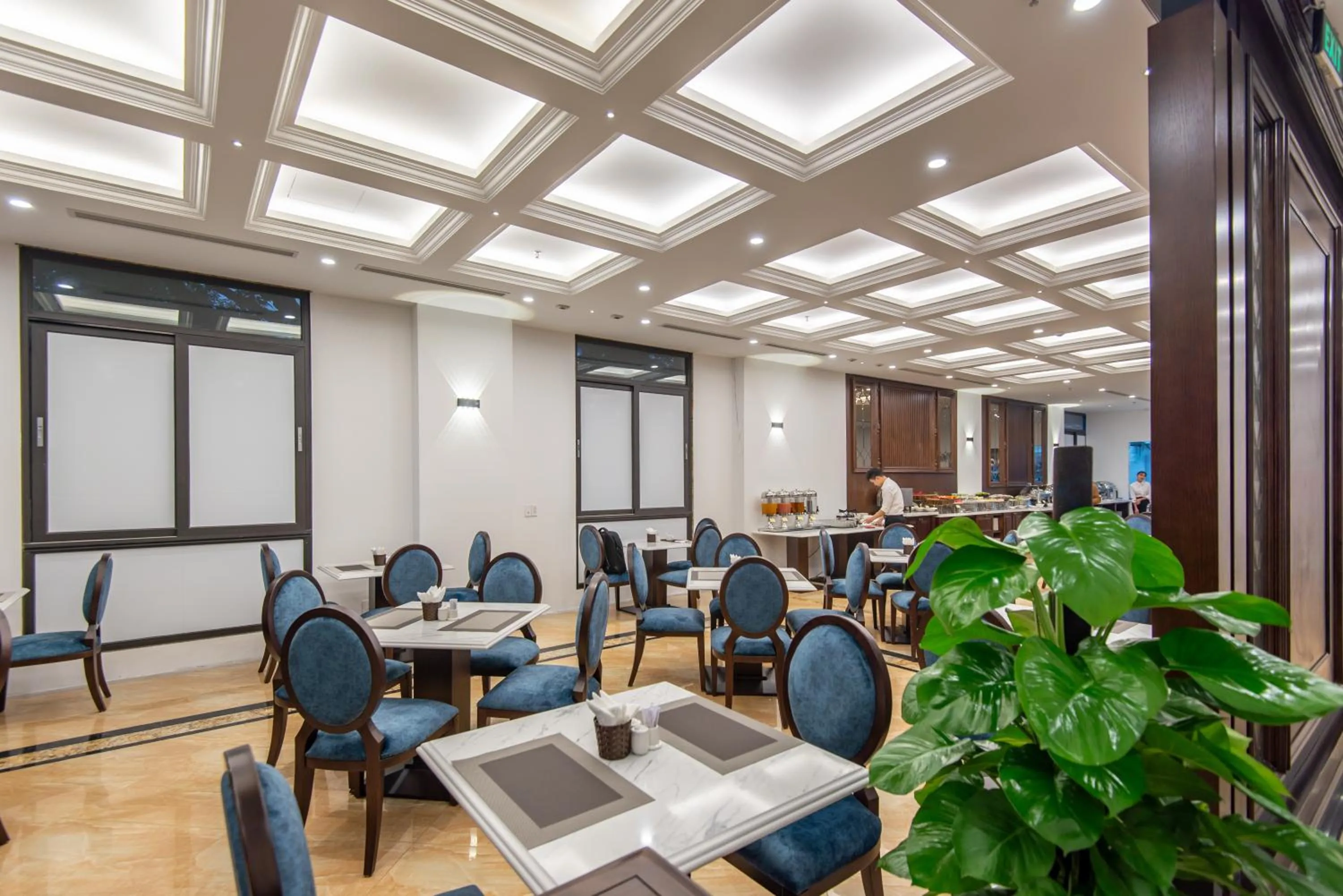 Restaurant/places to eat in Reyna Luxury Hotel