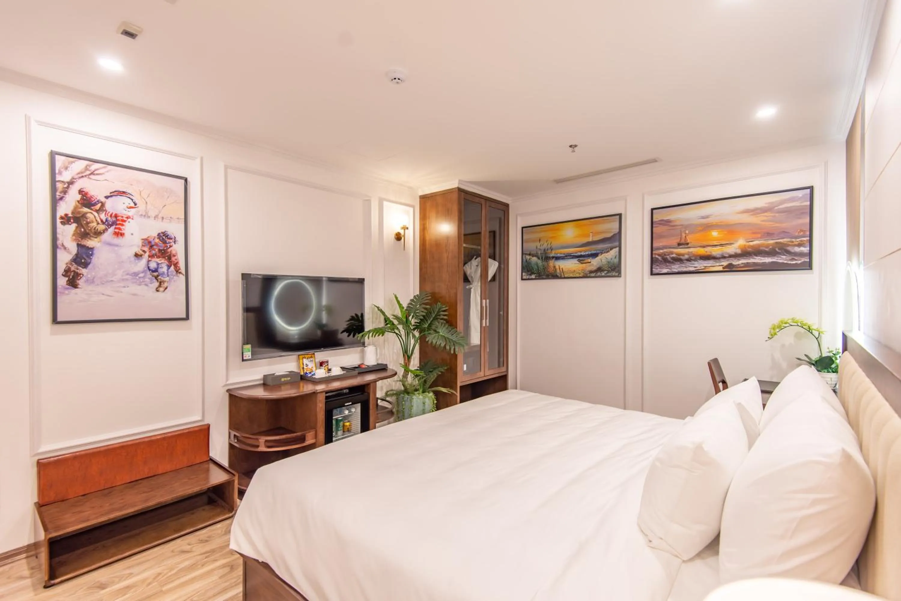 Bed in Reyna Luxury Hotel