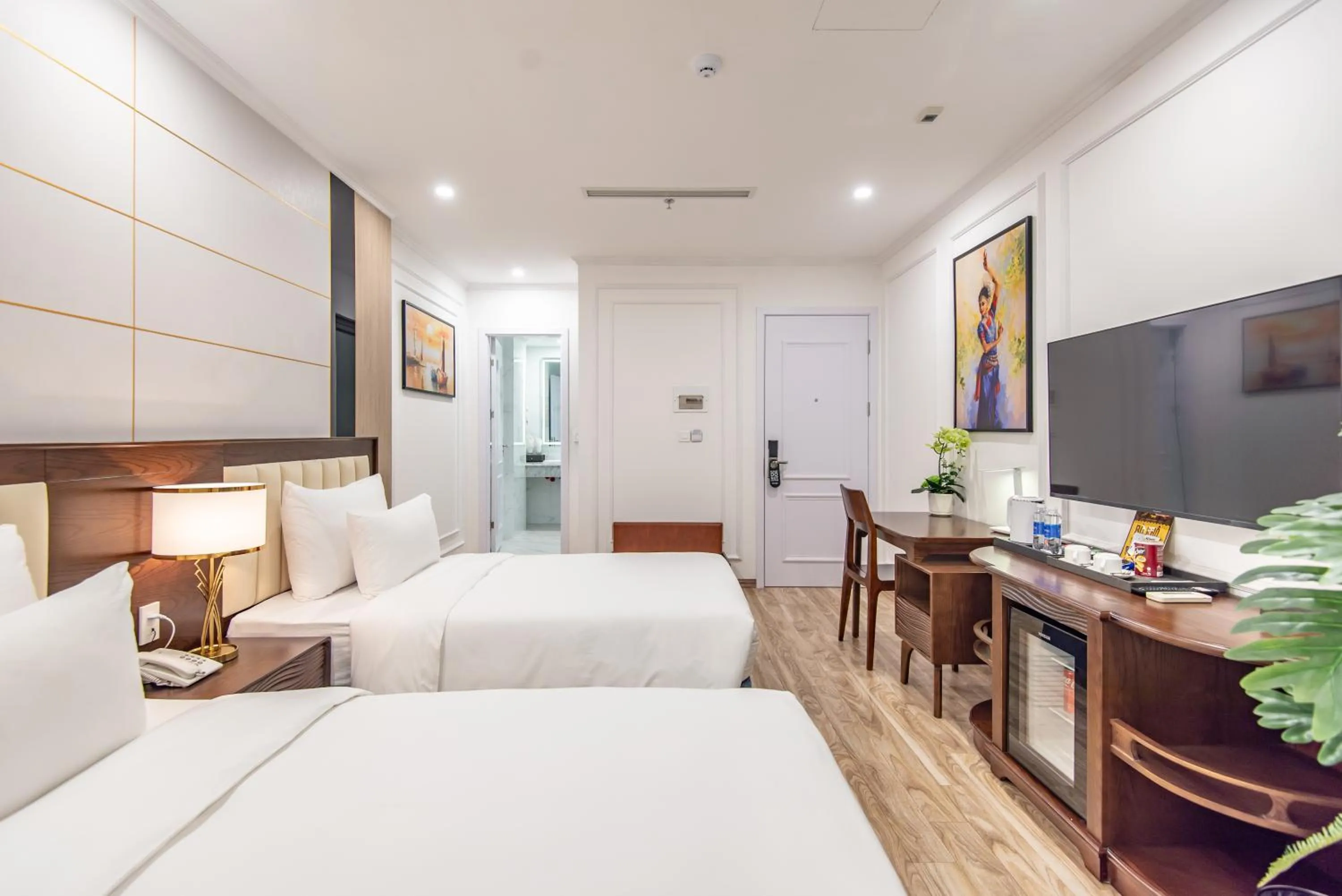 Bed in Reyna Luxury Hotel