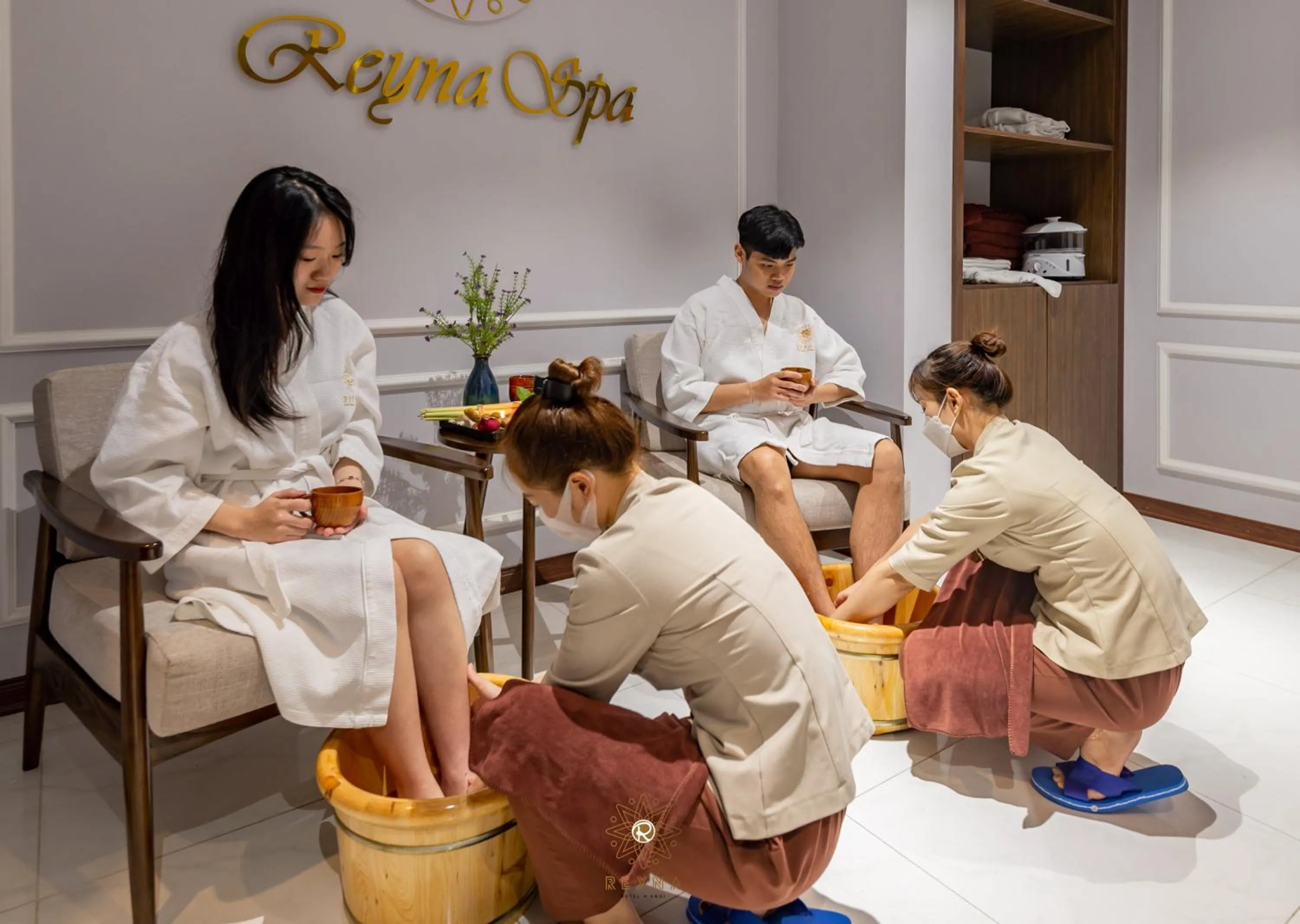 People in Reyna Luxury Hotel