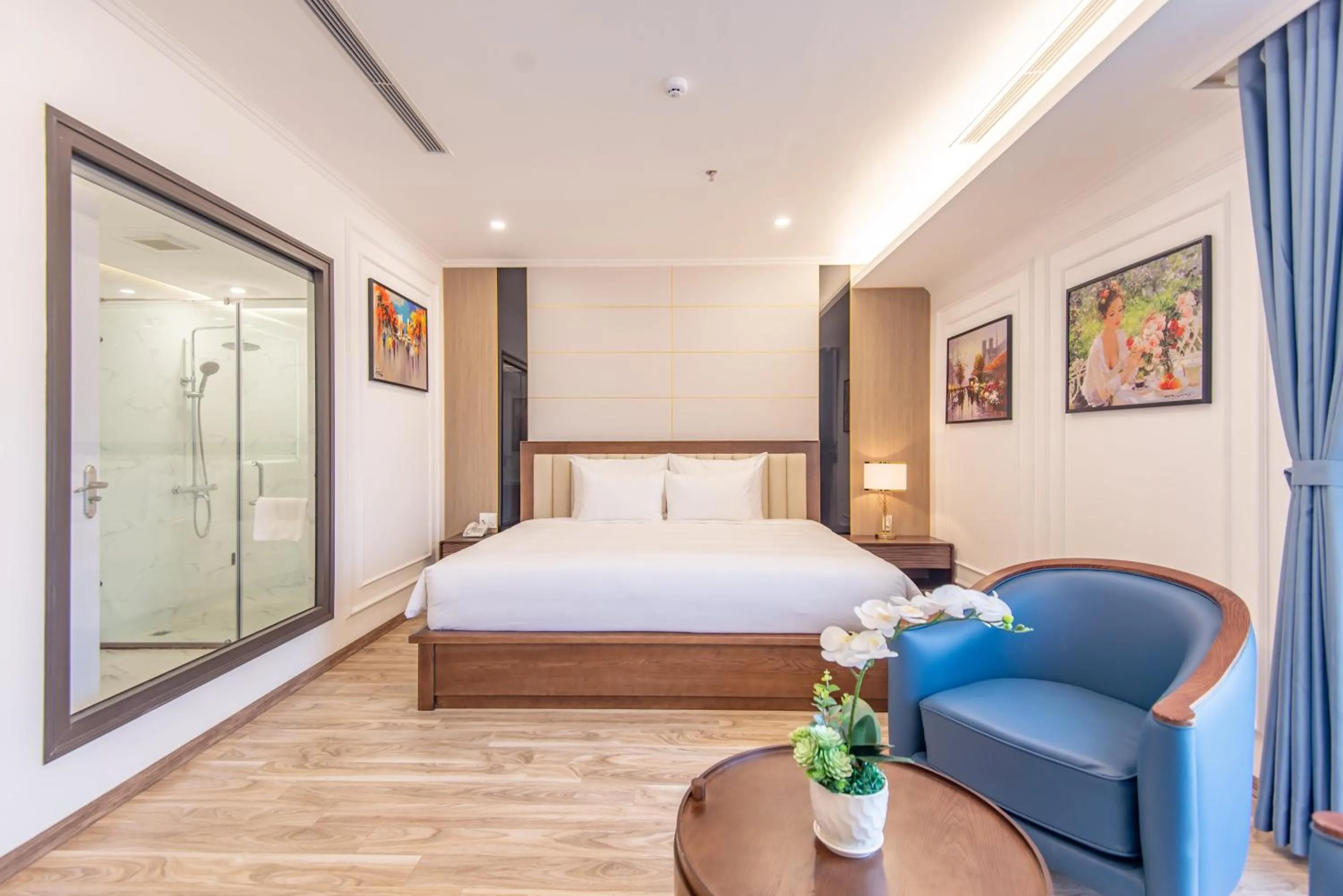 Bed in Reyna Luxury Hotel