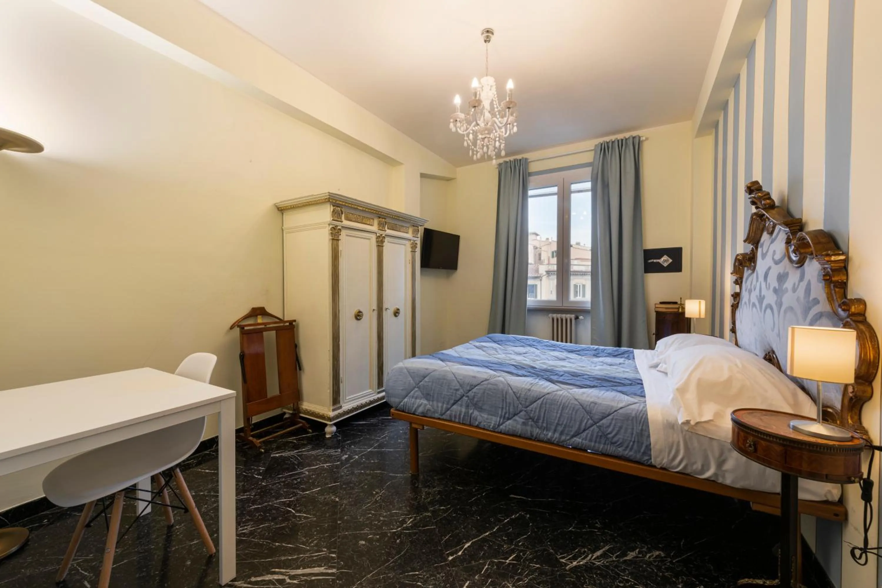 Bed in Oriuolo Prestige by Mmega