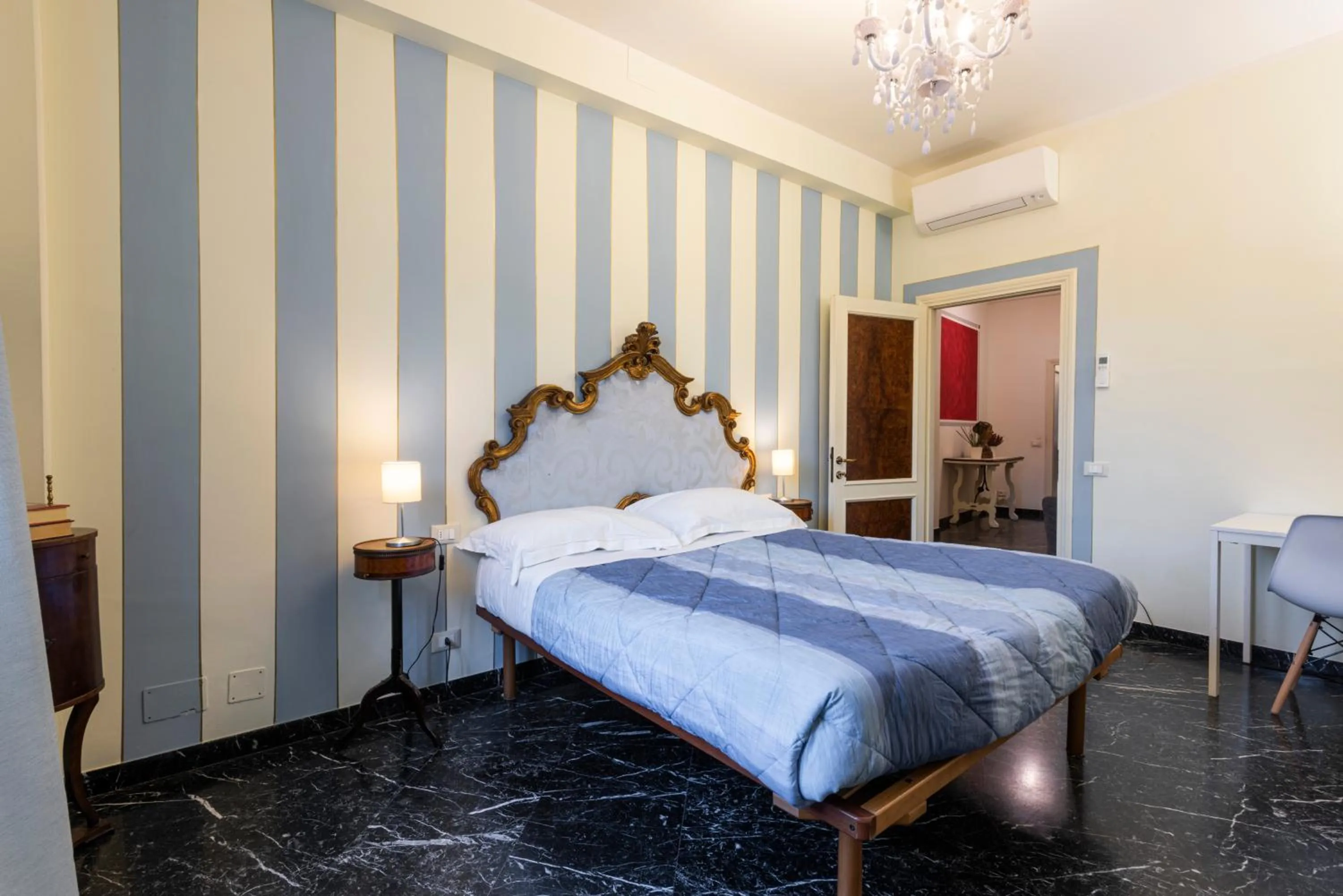 Bed in Oriuolo Prestige by Mmega