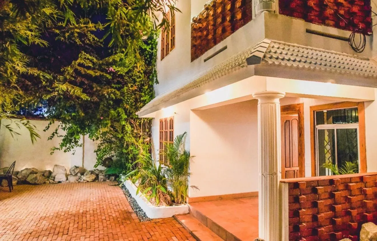 Property building in Boho's Hotel