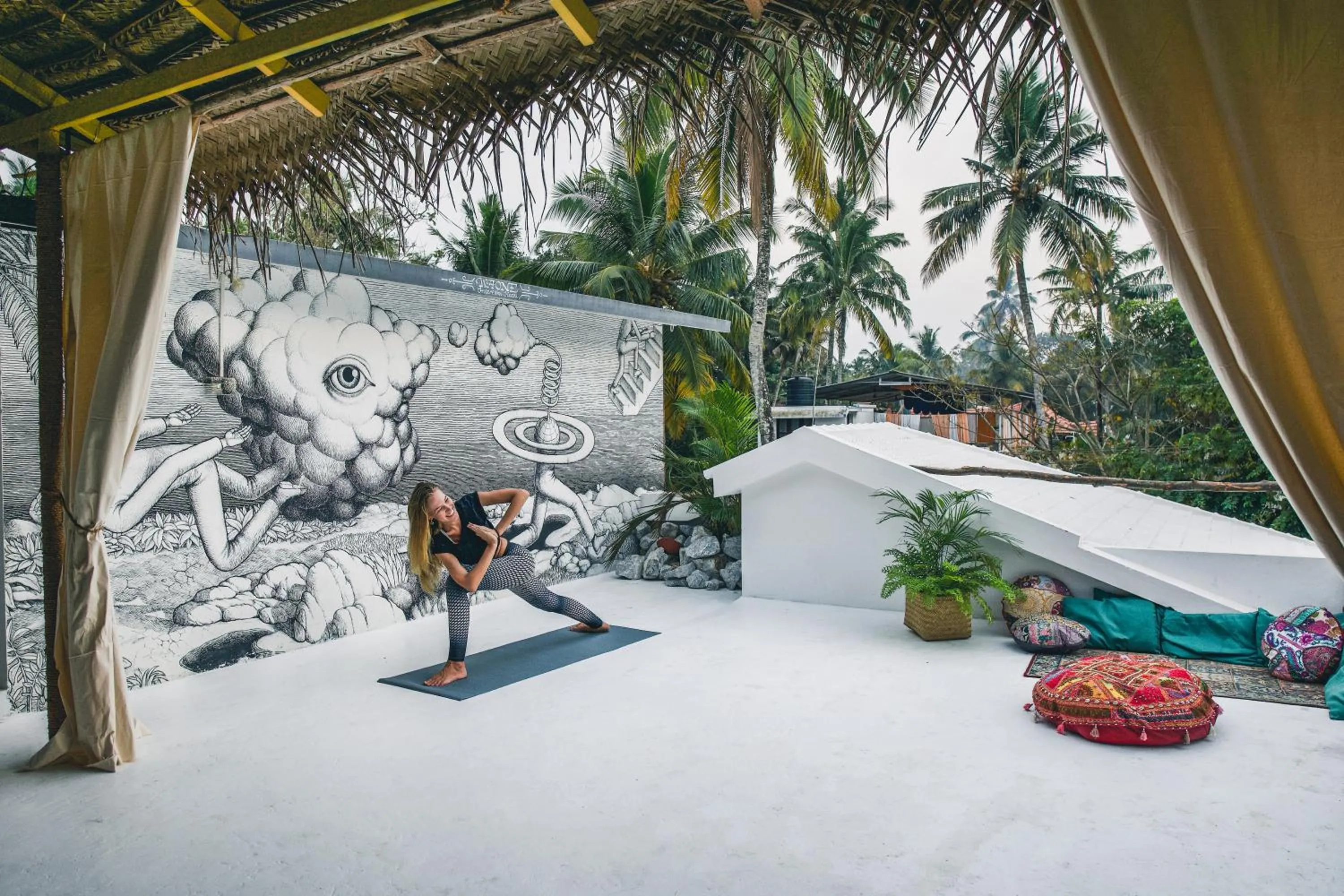 Property building in Boho's Hotel