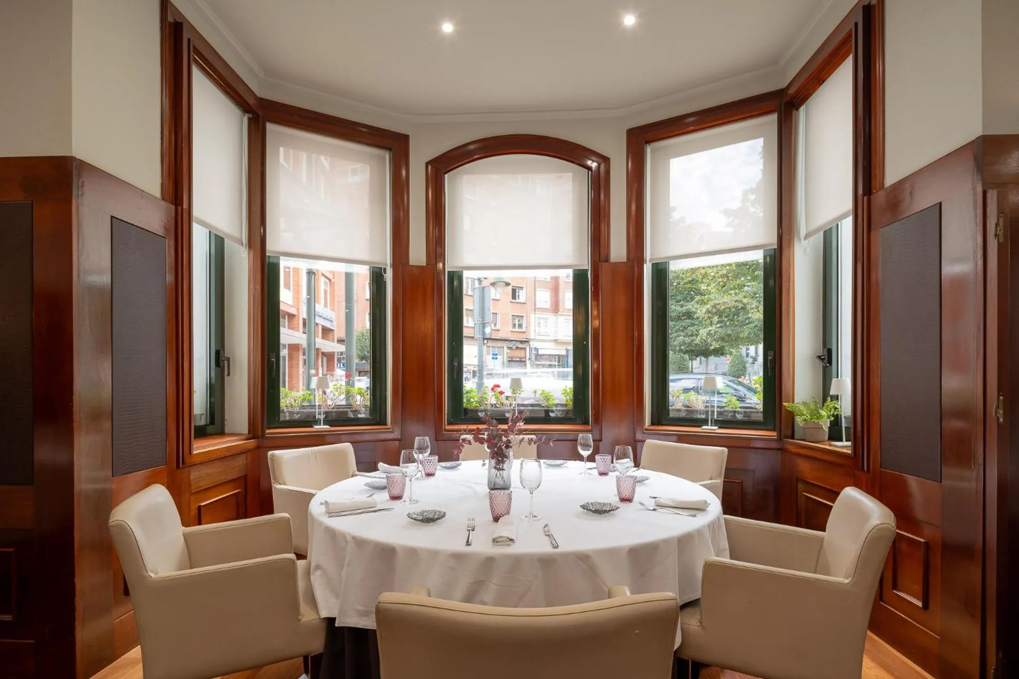 Restaurant/places to eat in Hotel Indautxu