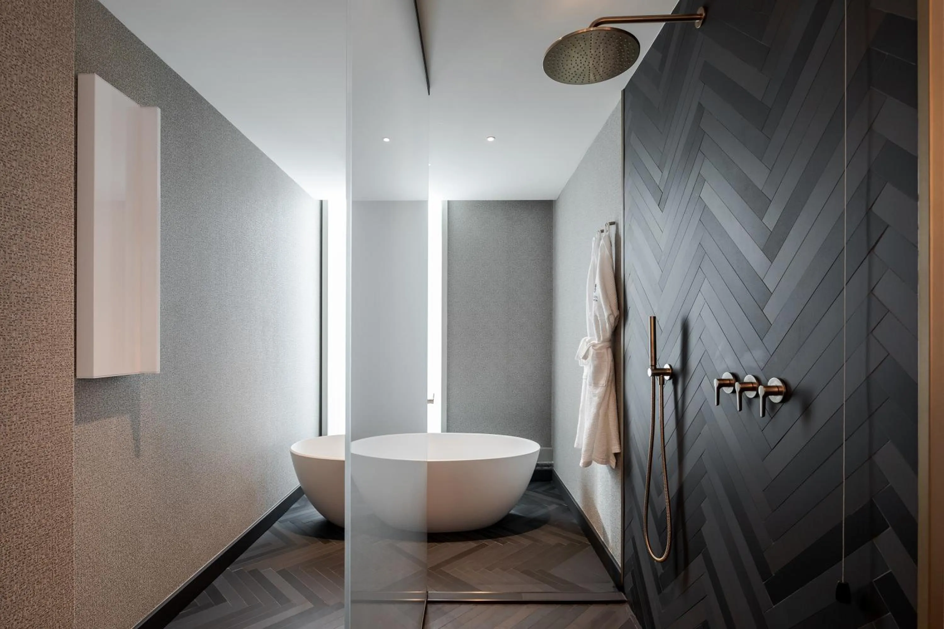 Bathroom in Casa Baglioni Milan - The Leading Hotels of the World