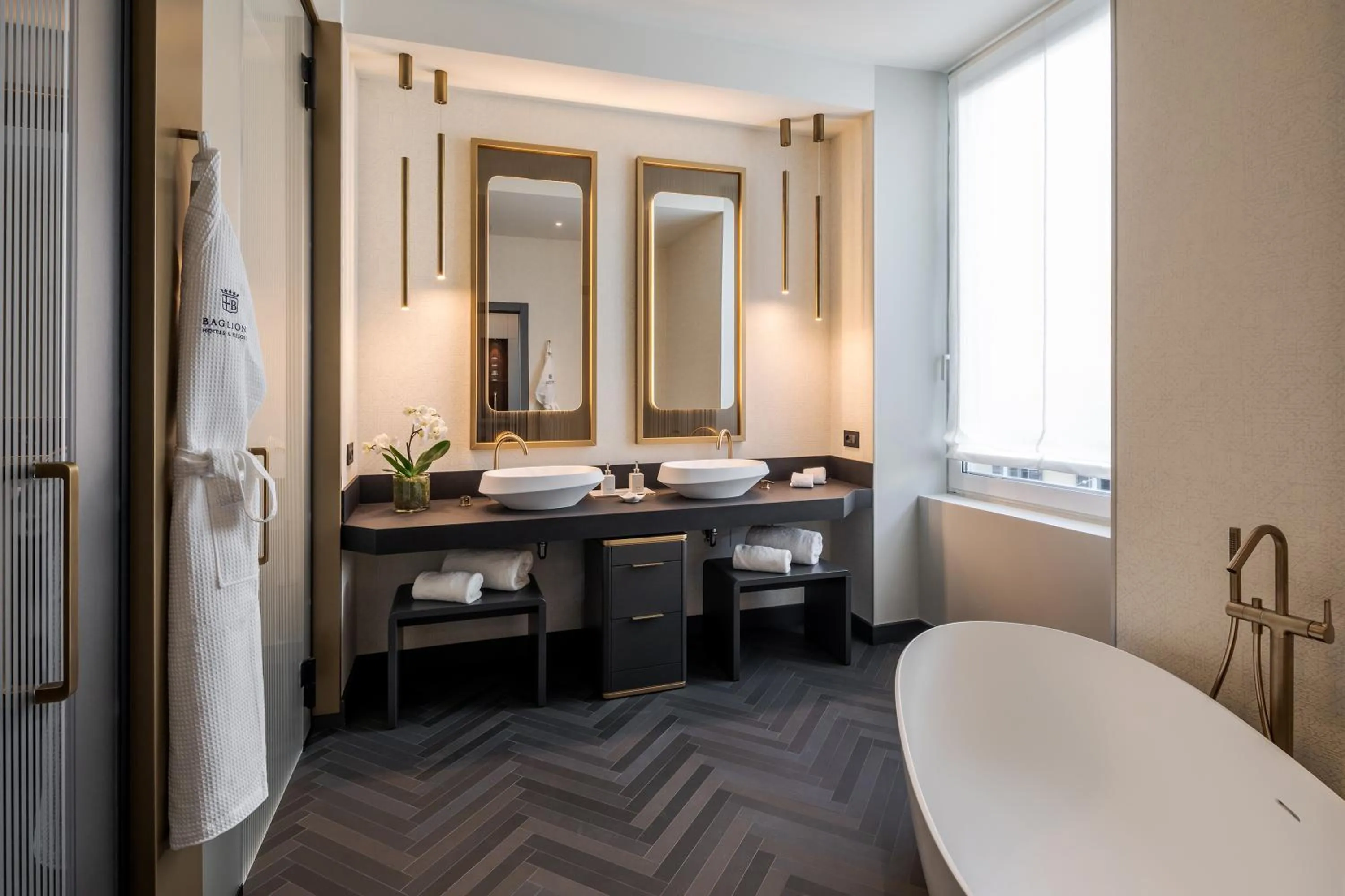 Bathroom in Casa Baglioni Milan - The Leading Hotels of the World