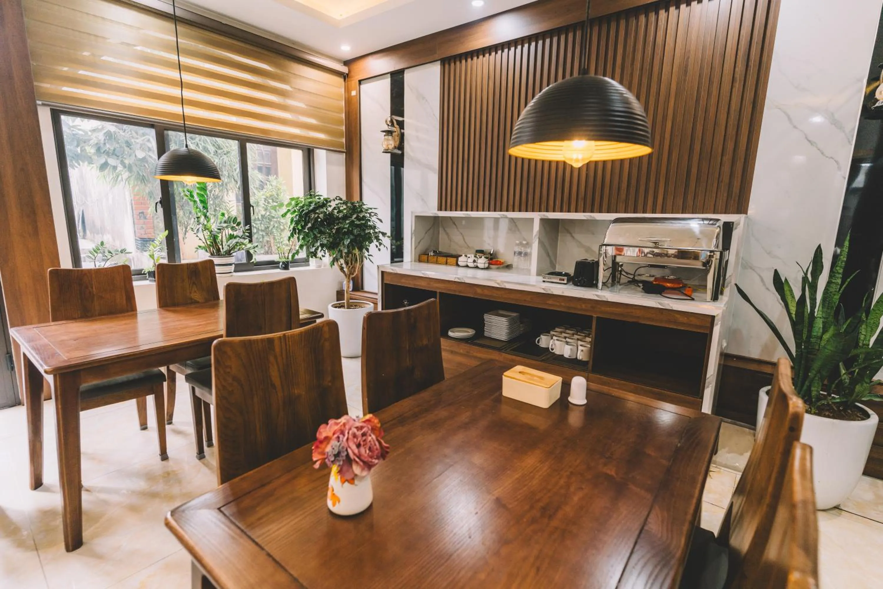 Kitchen or kitchenette in Tamcoc Catalina Hotel