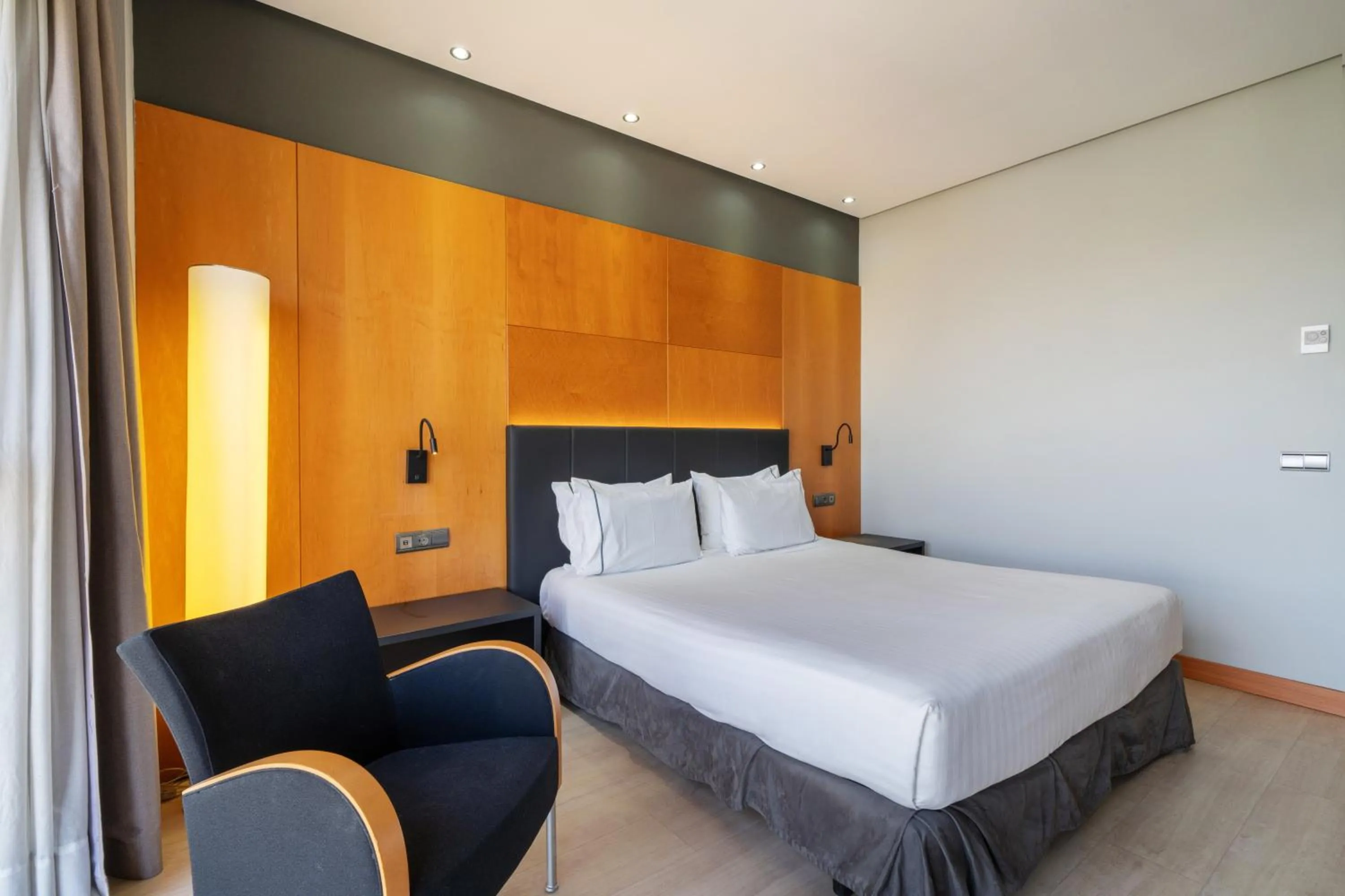 Bedroom, Bed in Eurostars Puerta Madrid