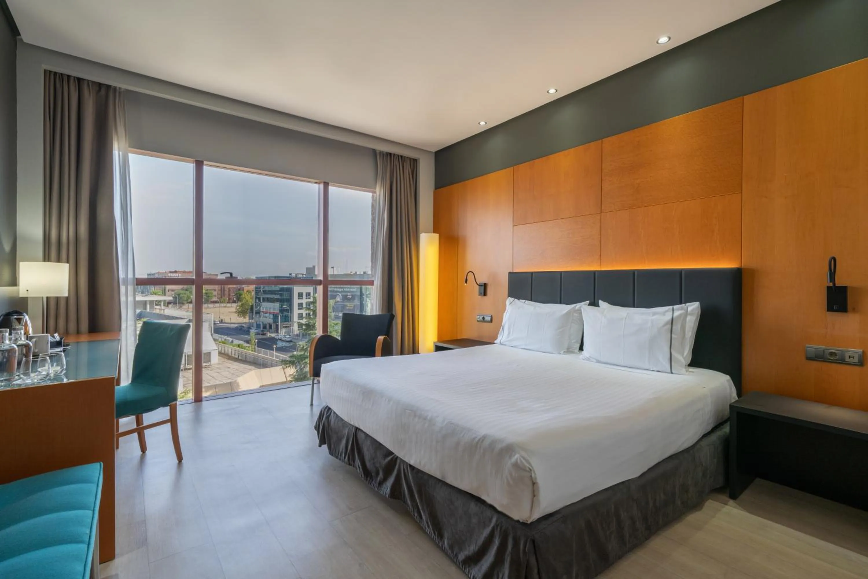 Property building, Bed in Eurostars Puerta Madrid