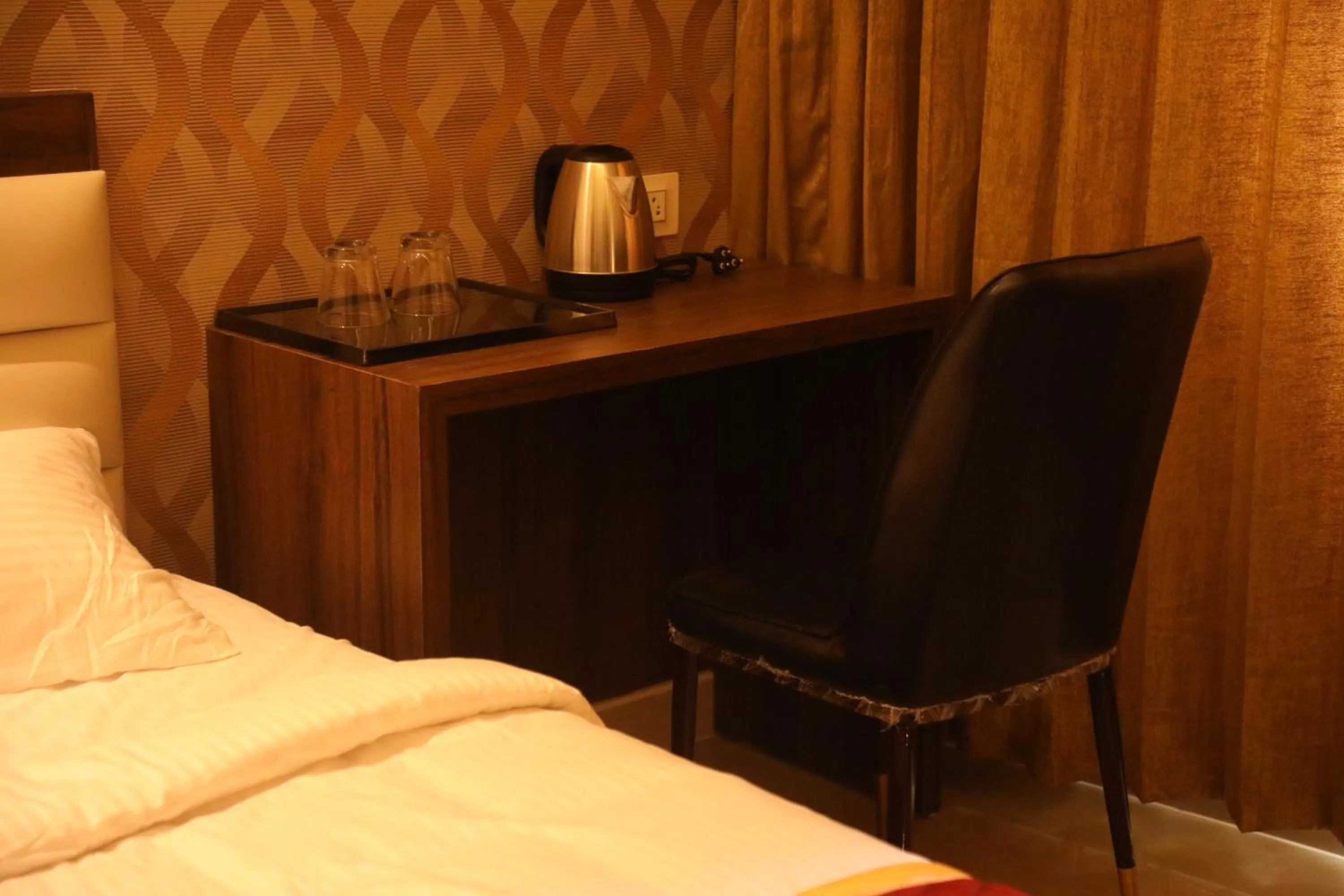 hair dresser in Royal Indraprastha The Hotel