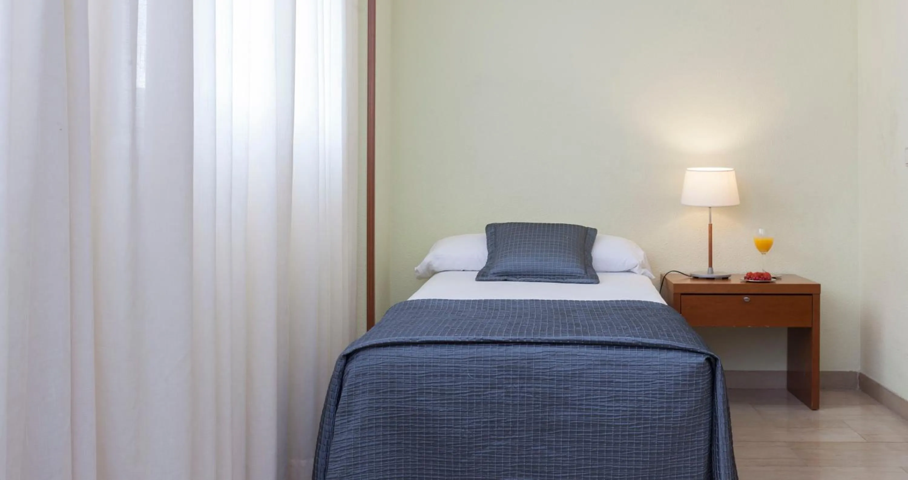 Photo of the whole room, Bed in Porcel Torre Garden