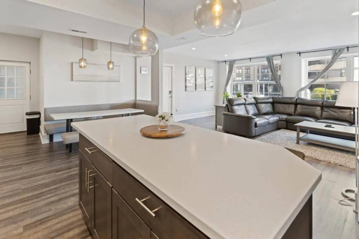 Steps from the Beach Spacious Modern 4BR 2BA Apt