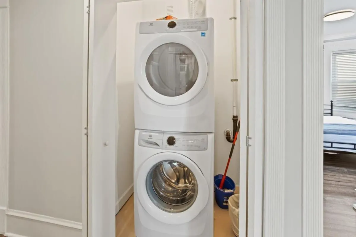 Steps from the Beach Spacious Modern 4BR 2BA Apt