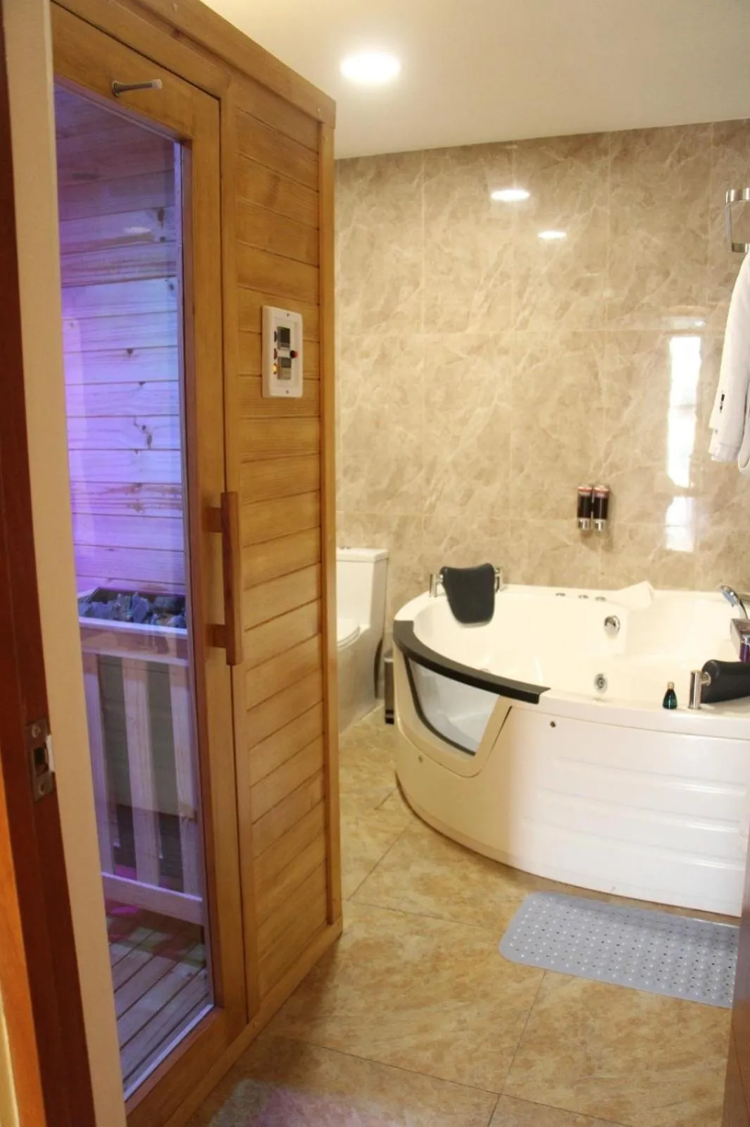 Sauna in SM HOTEL Plus