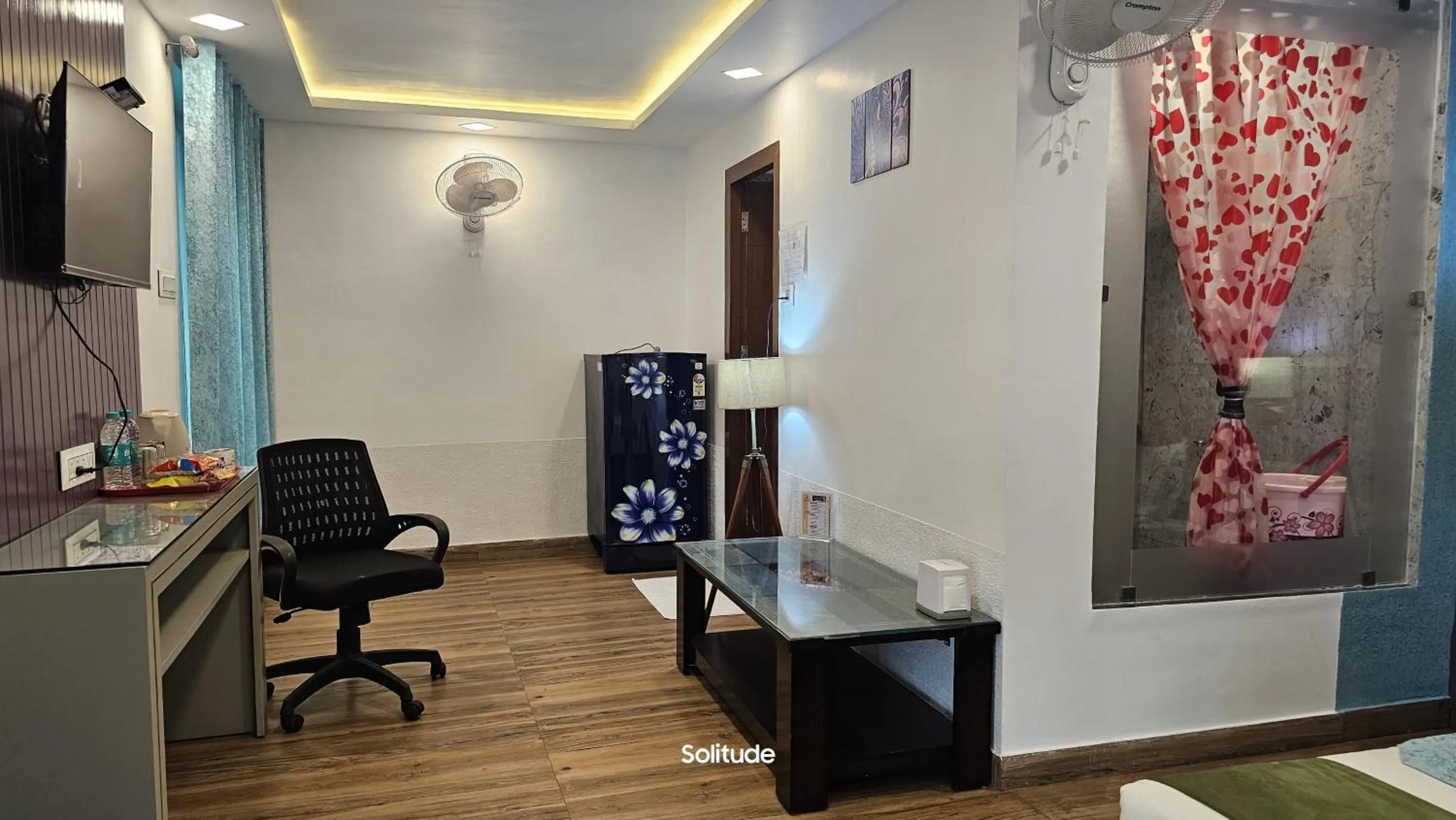 TV and multimedia in SOLITUDE, The Boutique Hotel- Premium & Corporate Friendly