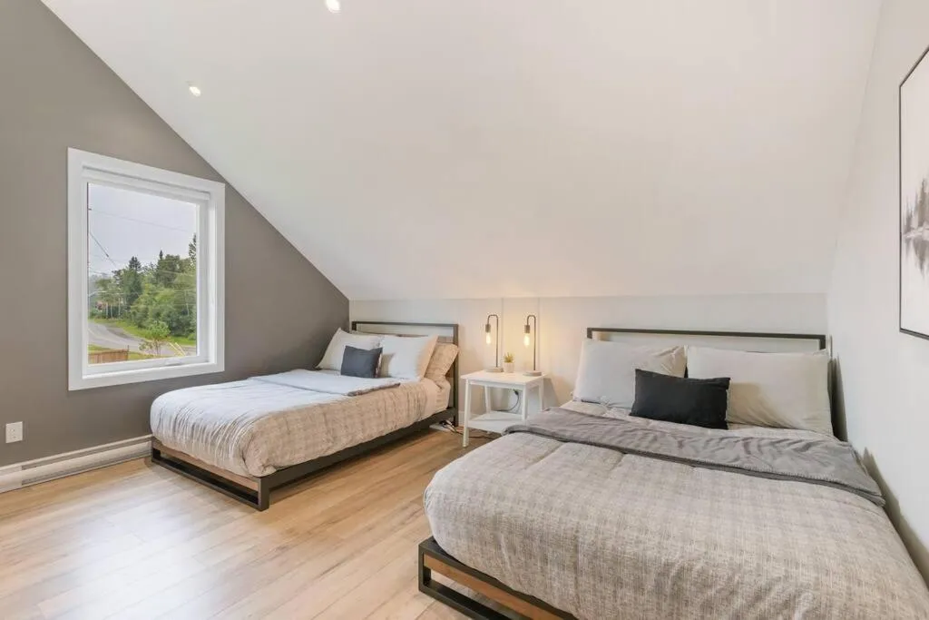 Bed in Initial- Soeur No15 - MSA