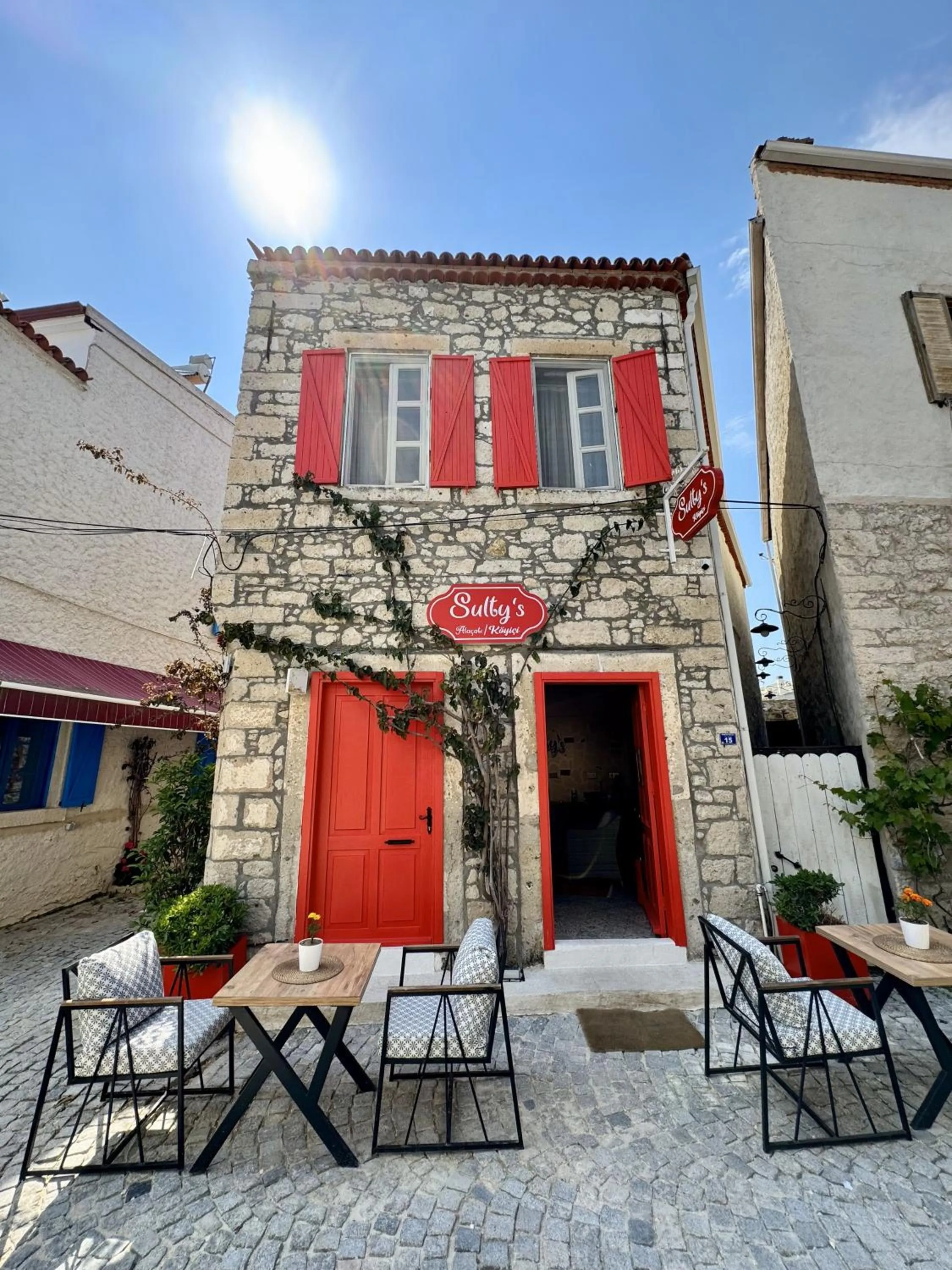 Property building in Sulty's Avlu