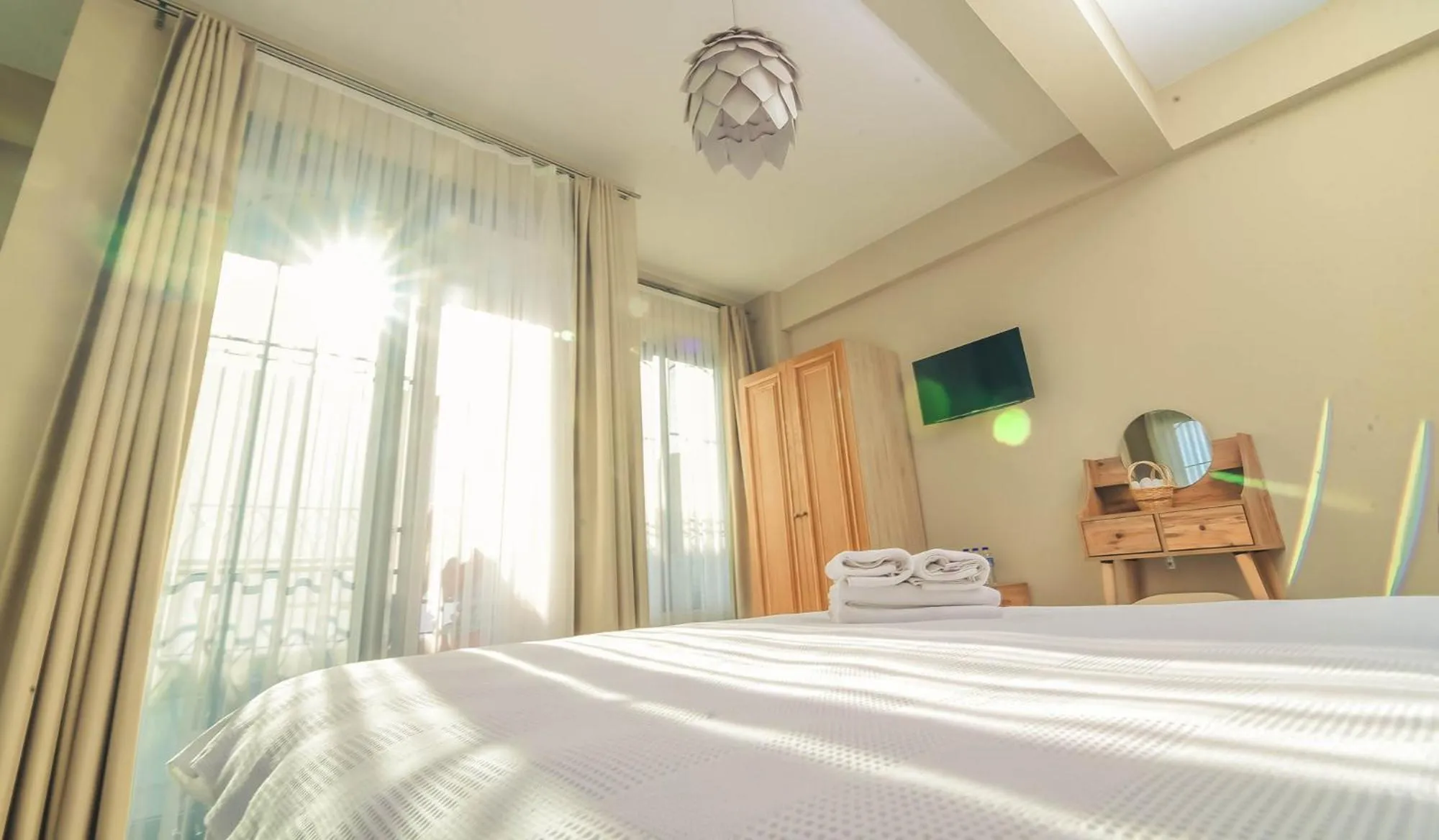 Photo of the whole room in Sulty's Avlu