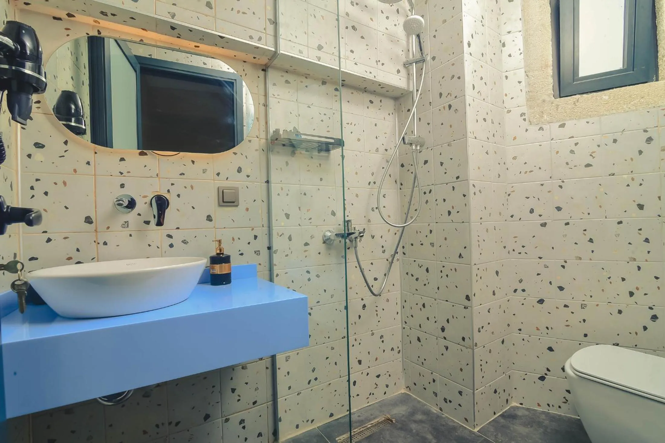 Shower in Sulty's Avlu