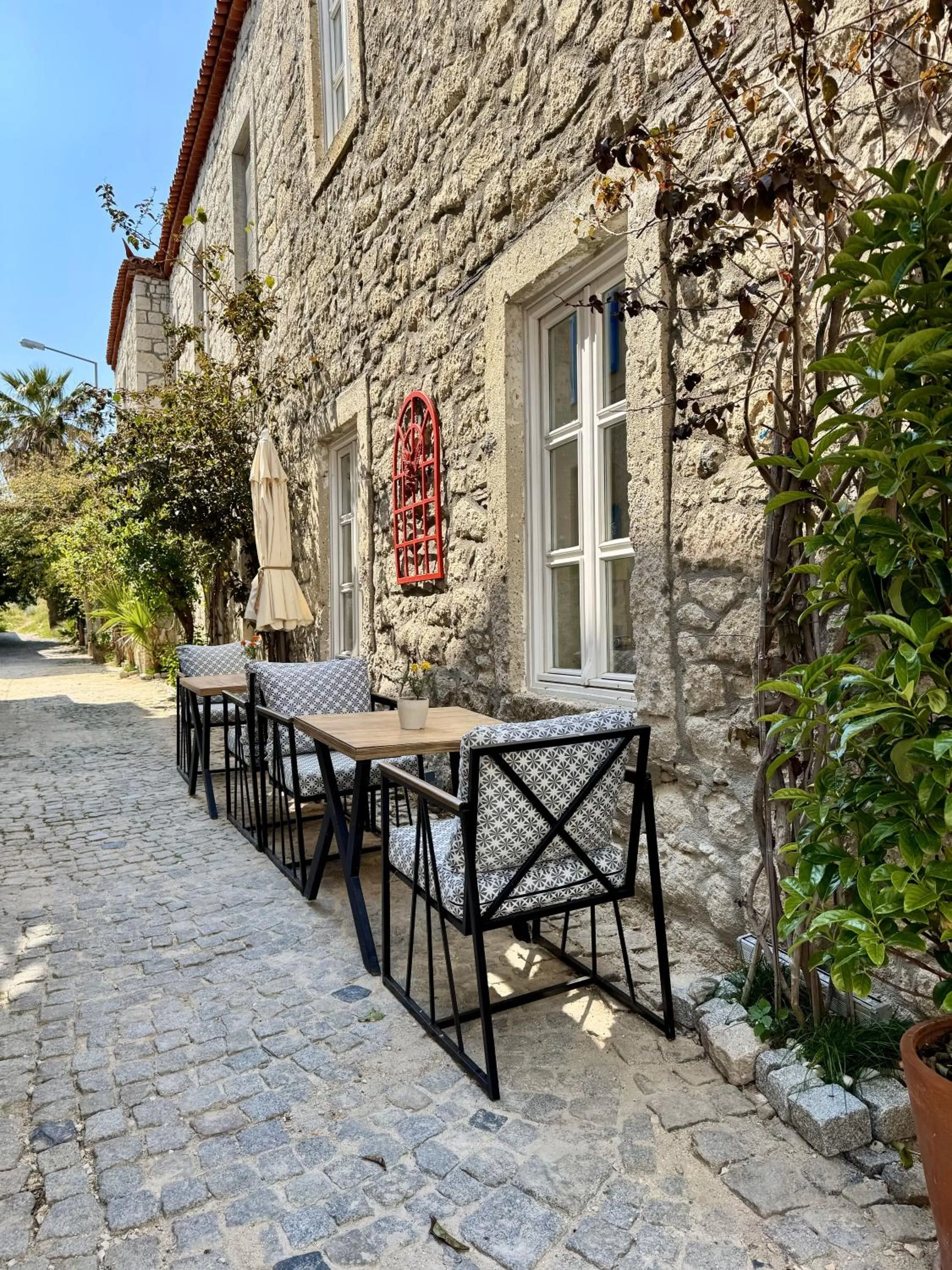 Property building in Sulty's Avlu