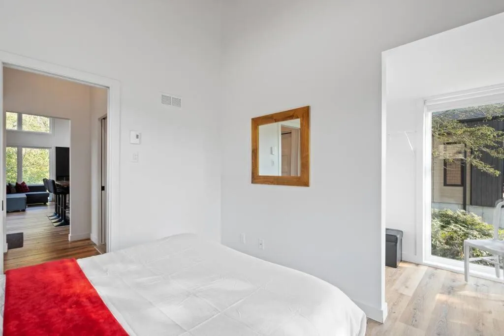 Bed in Initial / Mano / MSA