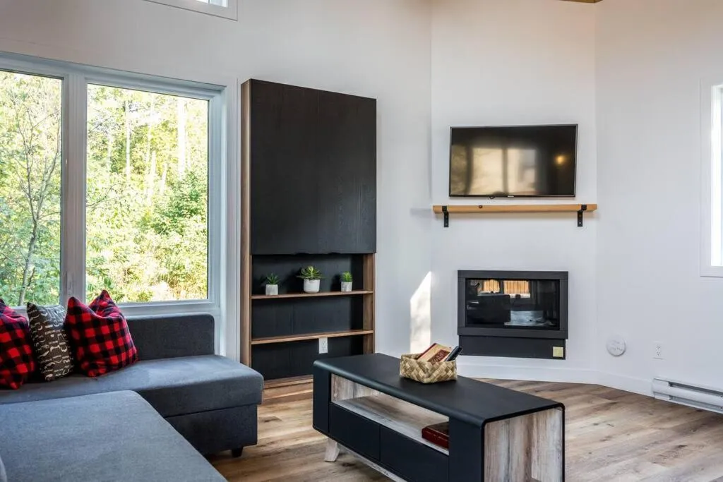 TV and multimedia in Initial / Mano / MSA