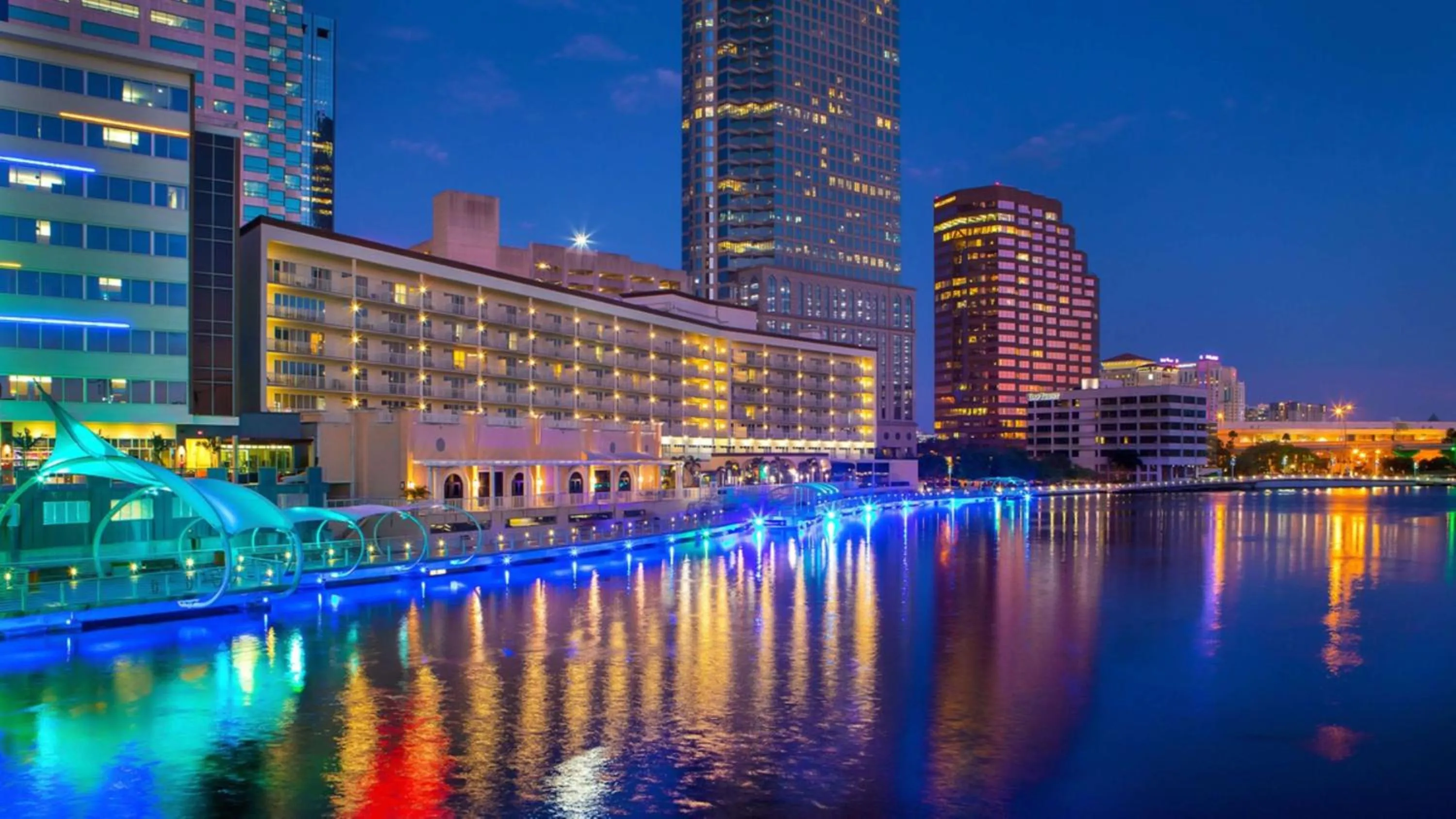 Property building in Hotel Tampa Riverwalk