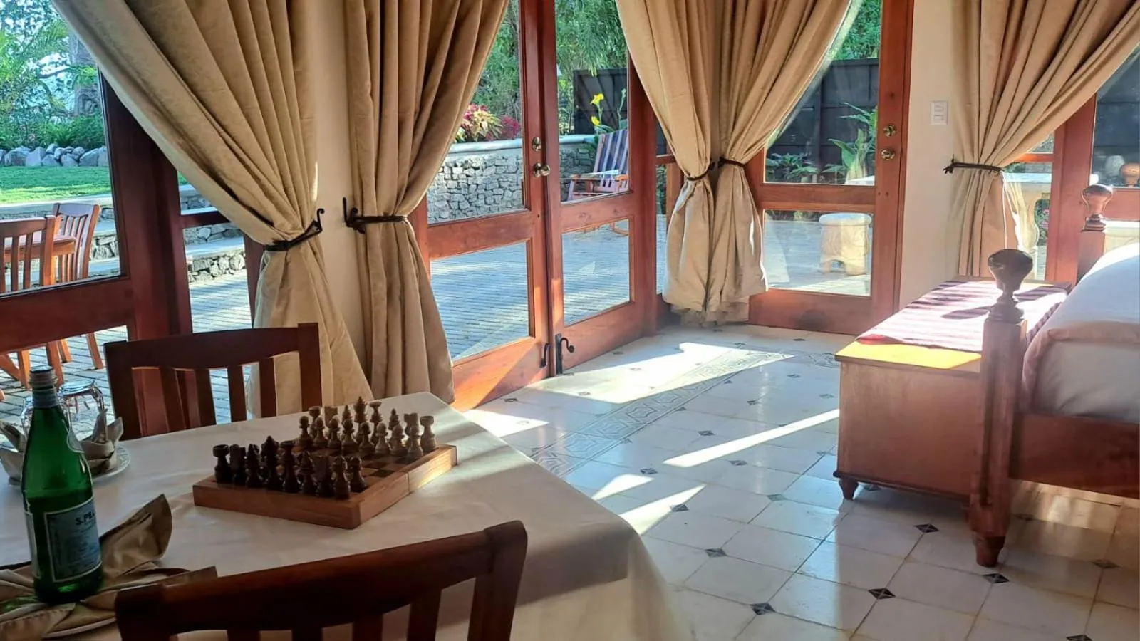 Photo of the whole room in El Guayacán