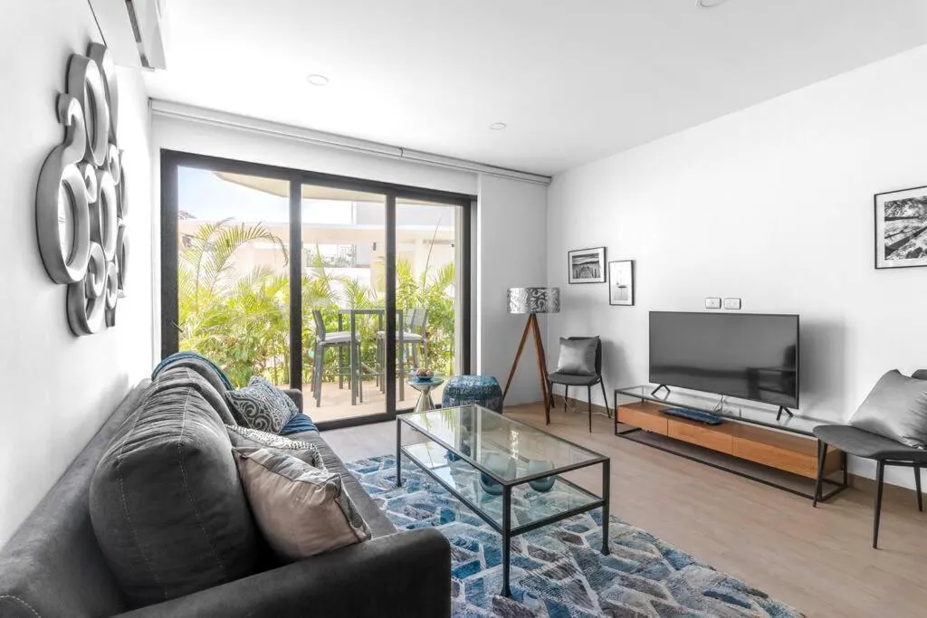 Neem 21 NILAY, Elegant Apartment 10 min from the Beach