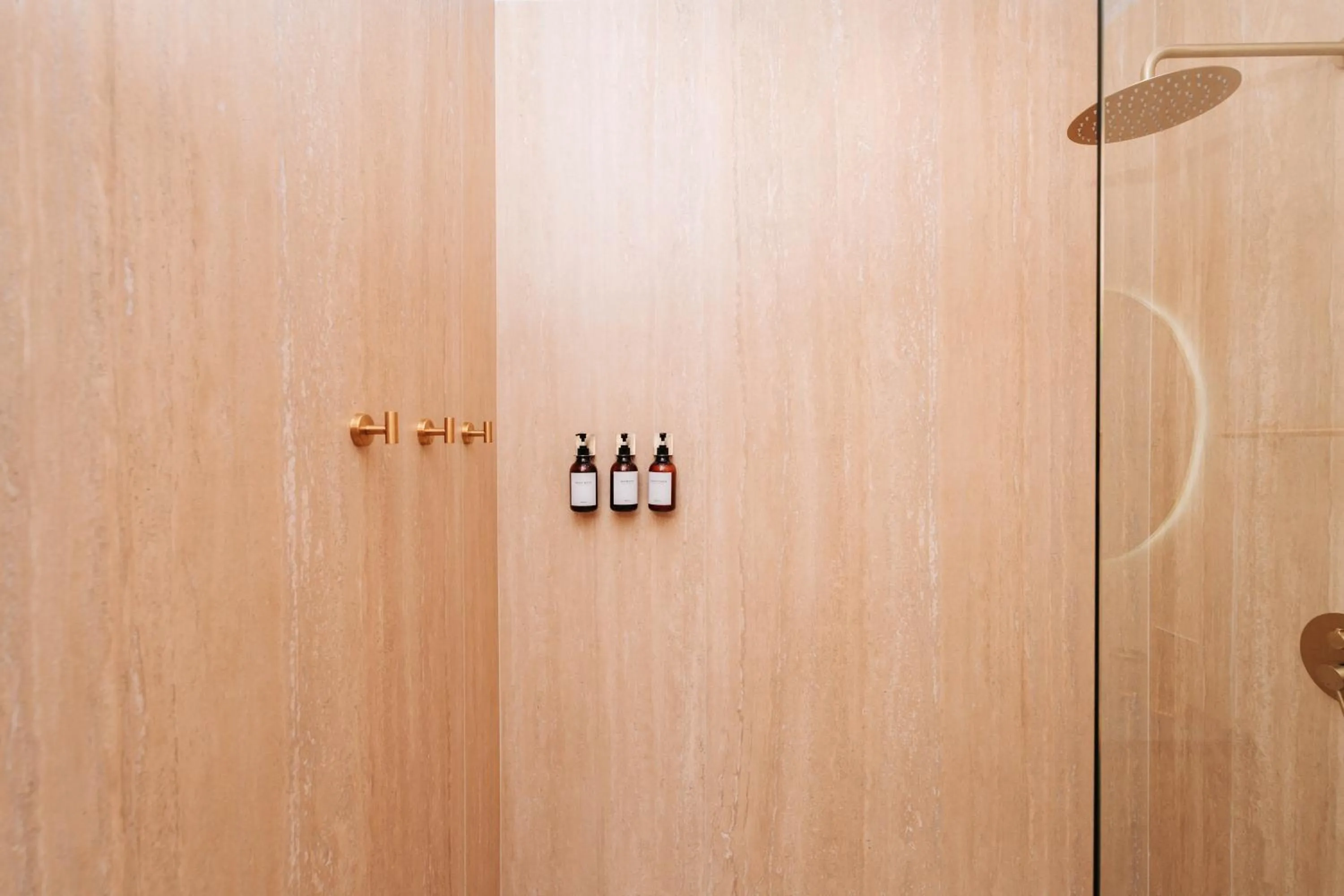 One-Bedroom Apartment with Spa Bath in Alaya Yoga & Surf & Retreat