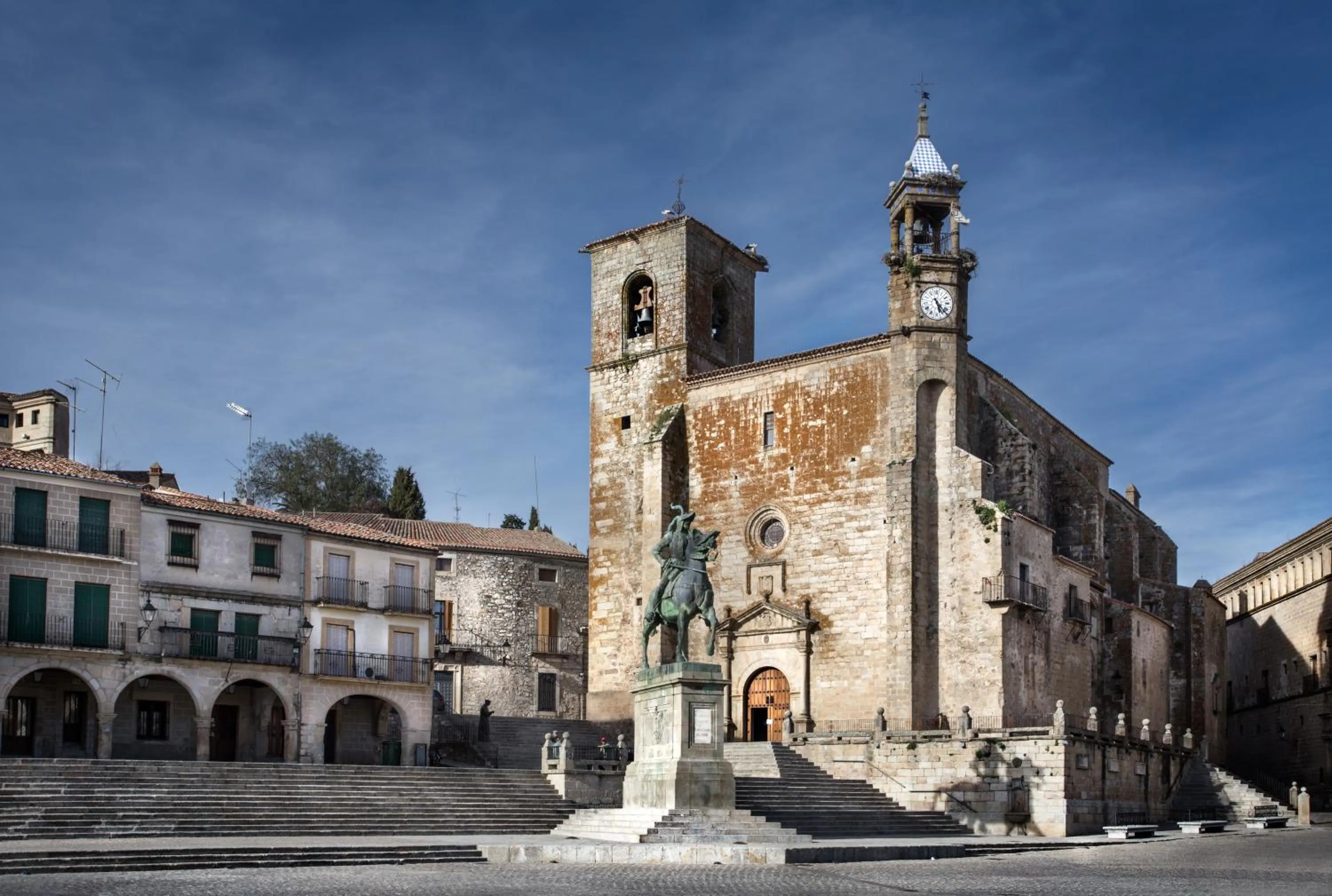 Property building in Izan Trujillo