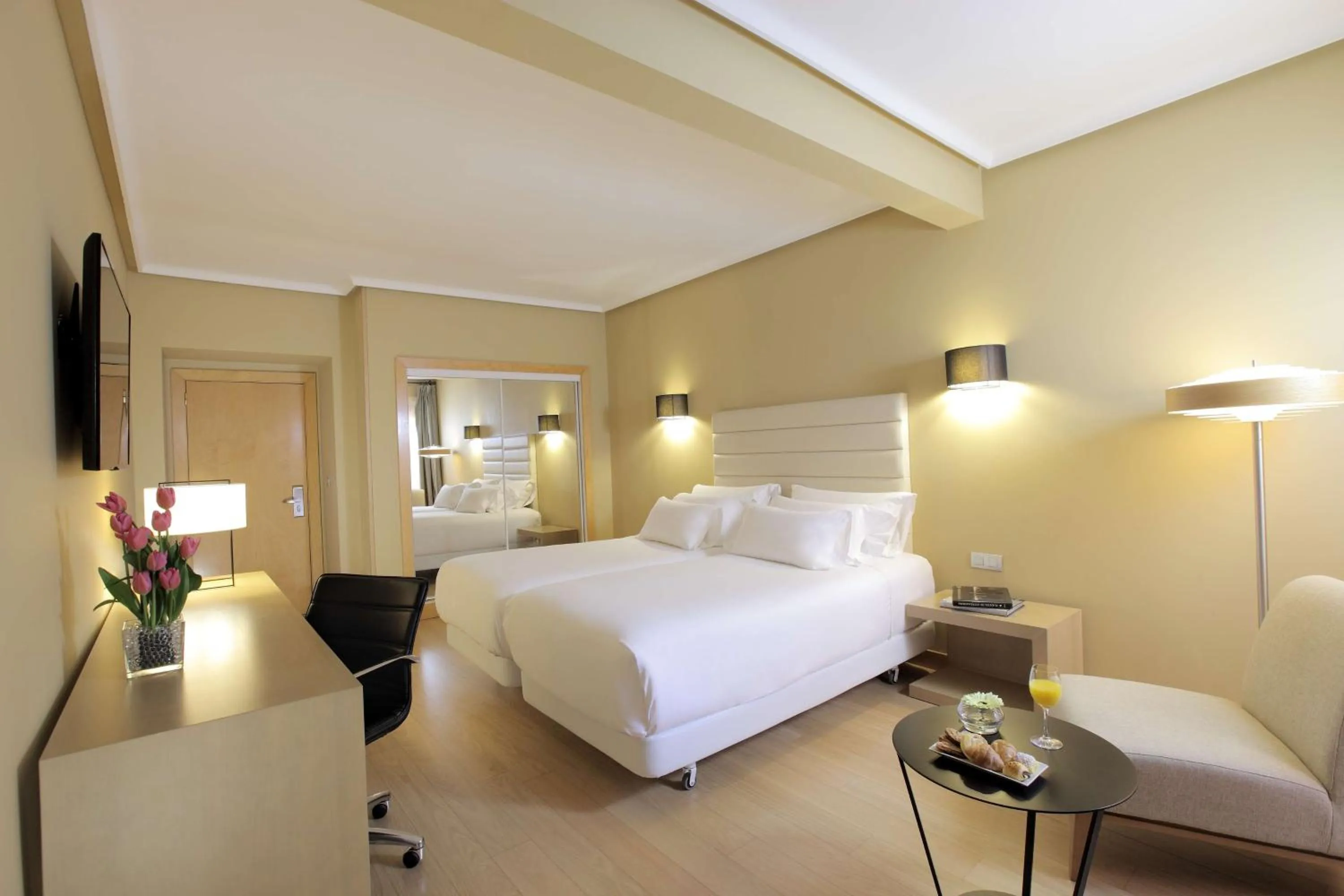 Bedroom, Bed in NH Collection Cáceres Palacio de Oquendo