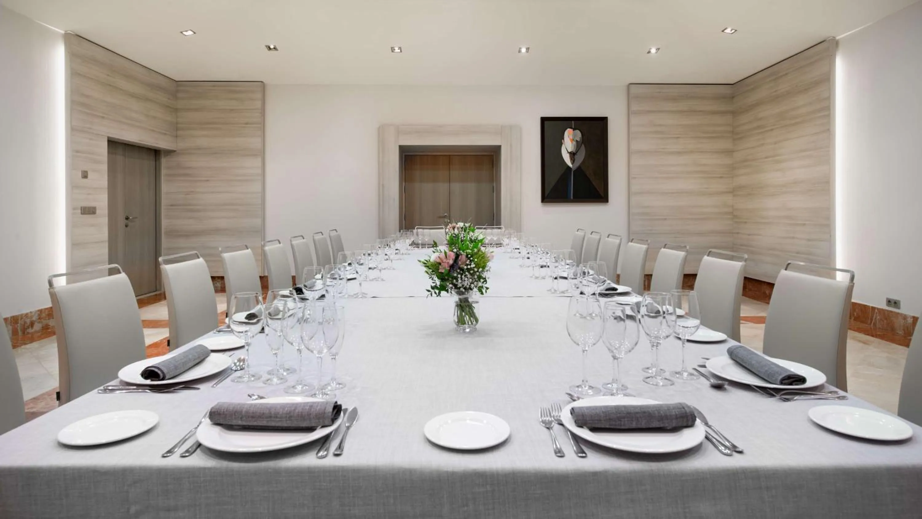 Meeting/conference room in NH Collection Cáceres Palacio de Oquendo