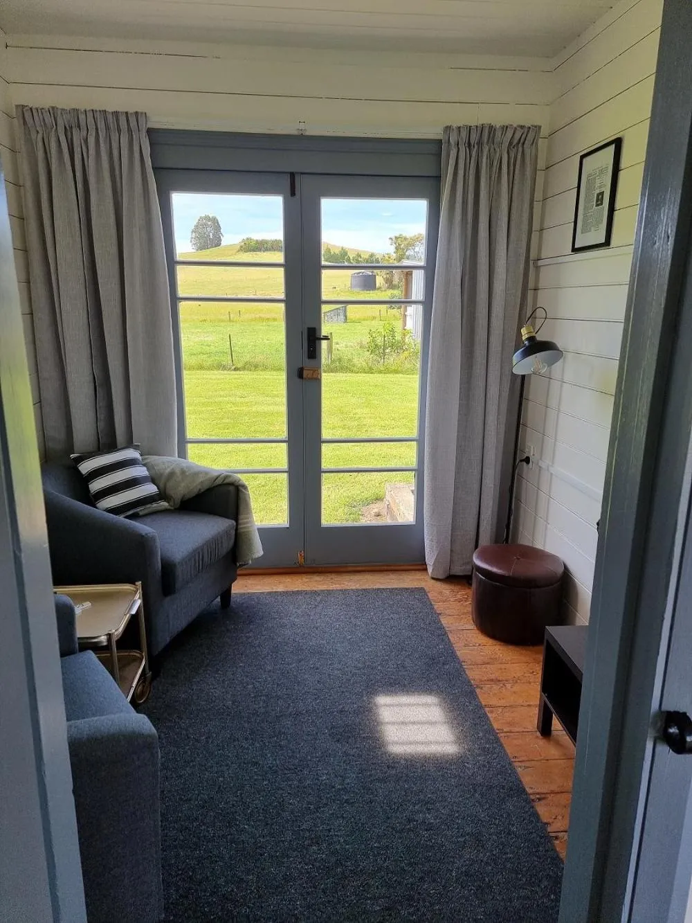Living room in Cheviot Motels, Cabins and Camp