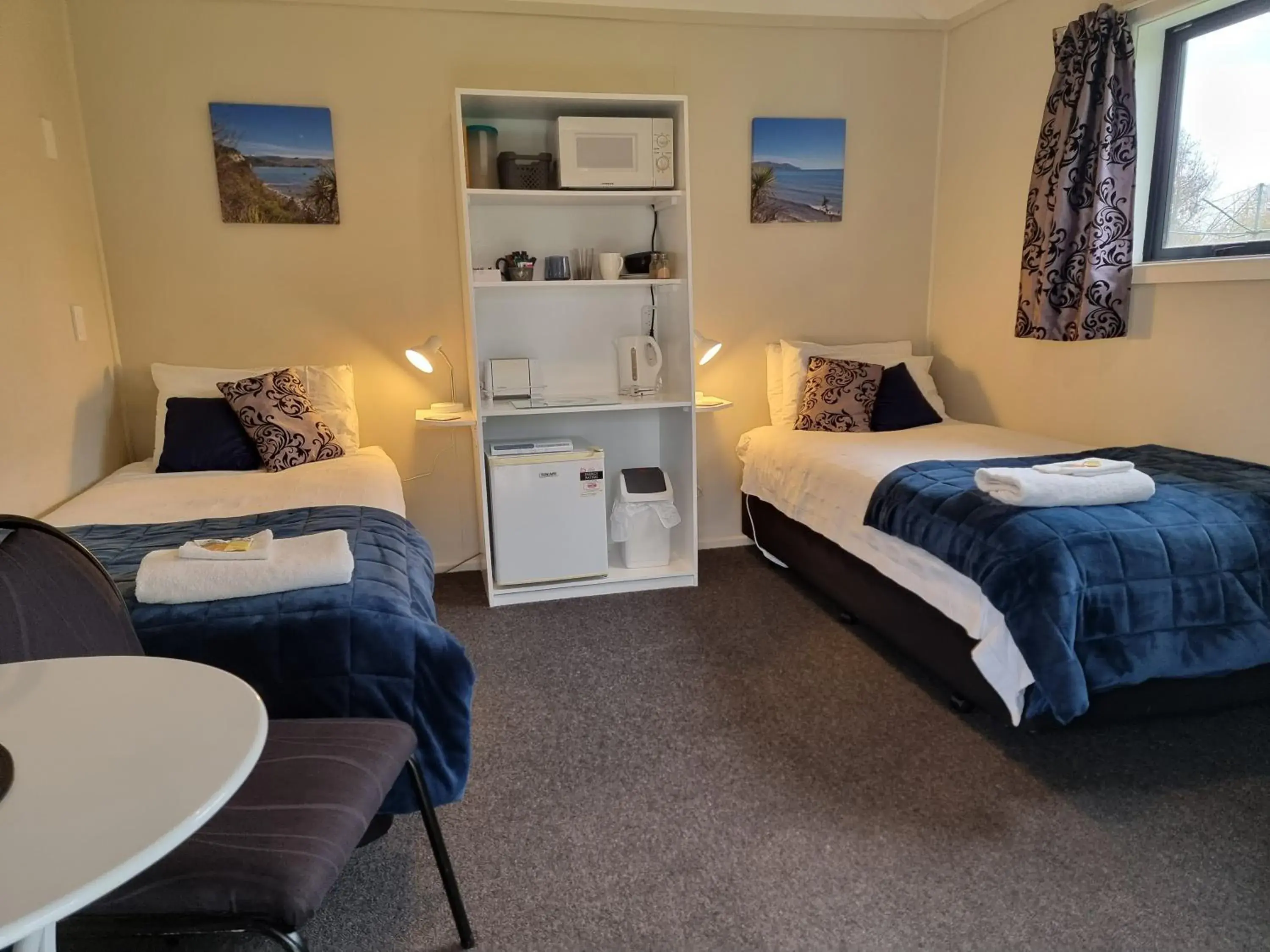 Twin Room with Shared Bathroom in Cheviot Motels, Cabins and Camp Twin Room with Shared Bathroom in Cheviot Motels, Cabins and Camp