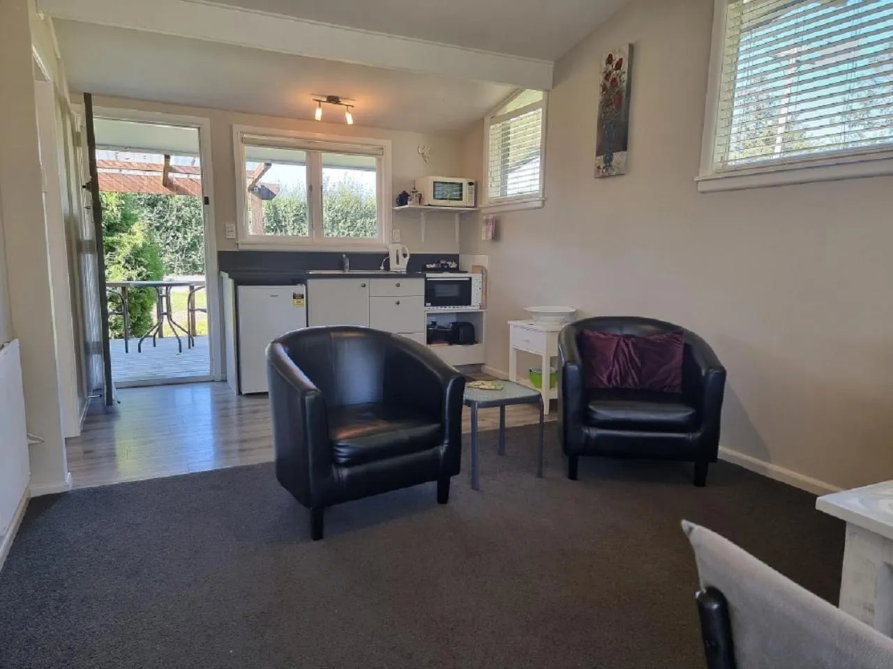 Kitchen or kitchenette in Cheviot Motels, Cabins and Camp