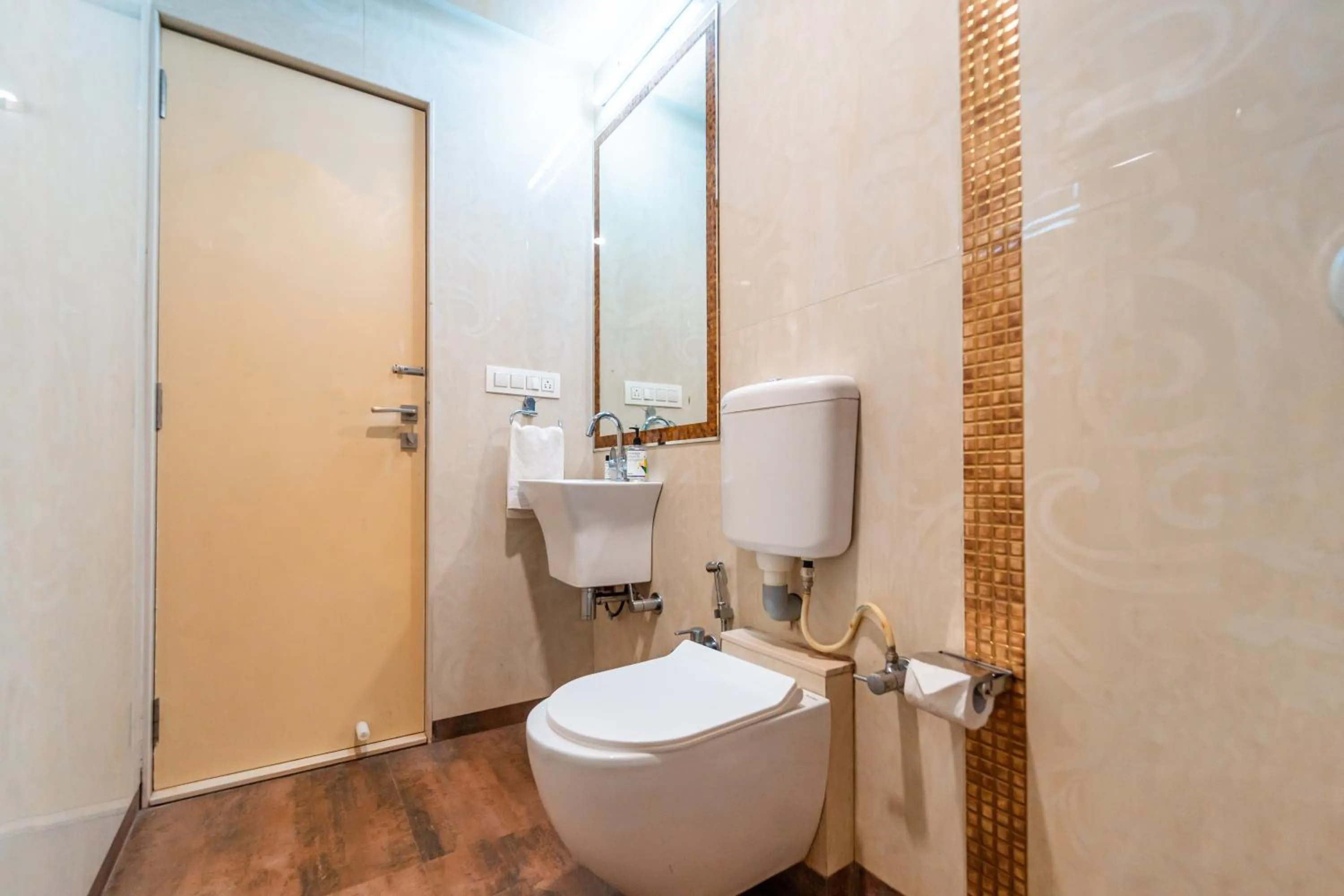 Bathroom in Treebo Raval Resort with Valley View