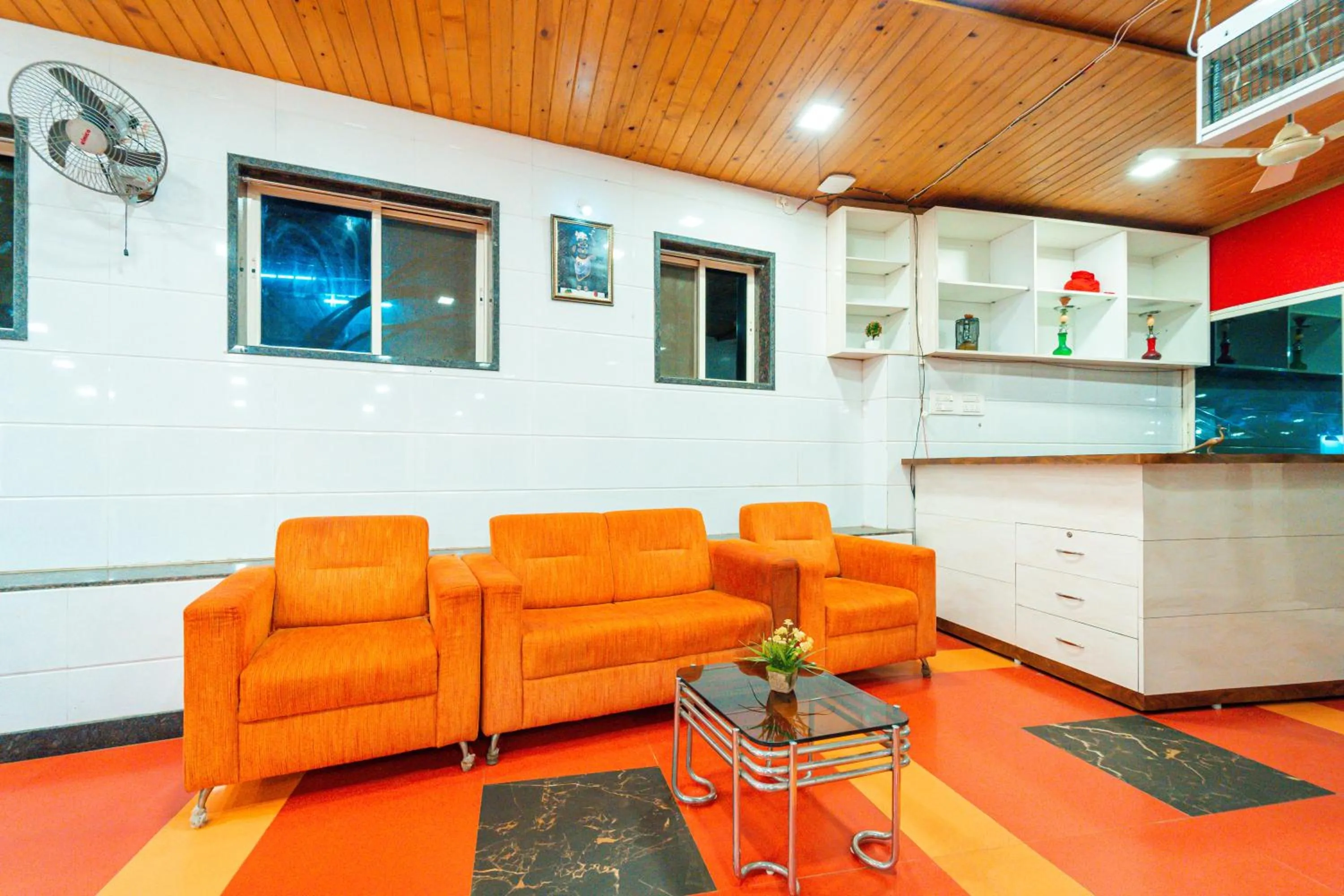 Restaurant/places to eat in Treebo Raval Resort with Valley View