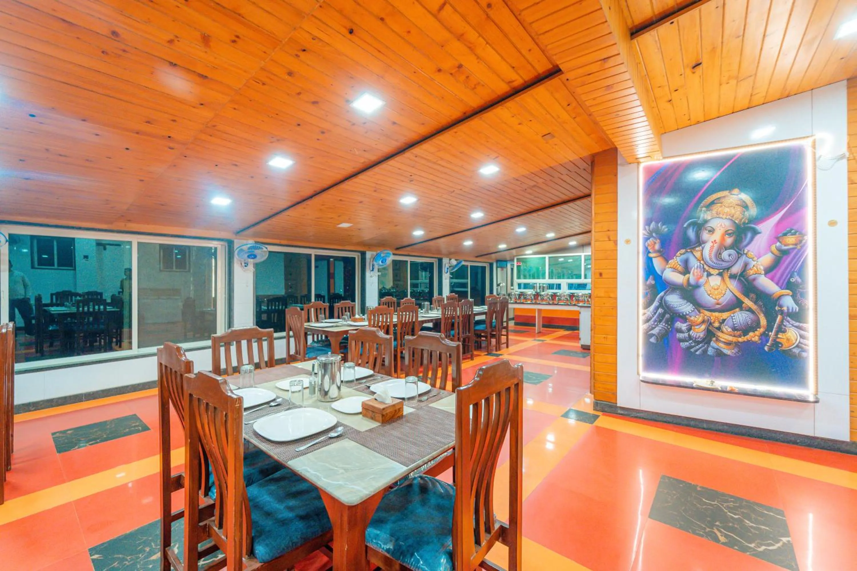 Restaurant/places to eat in Treebo Raval Resort with Valley View